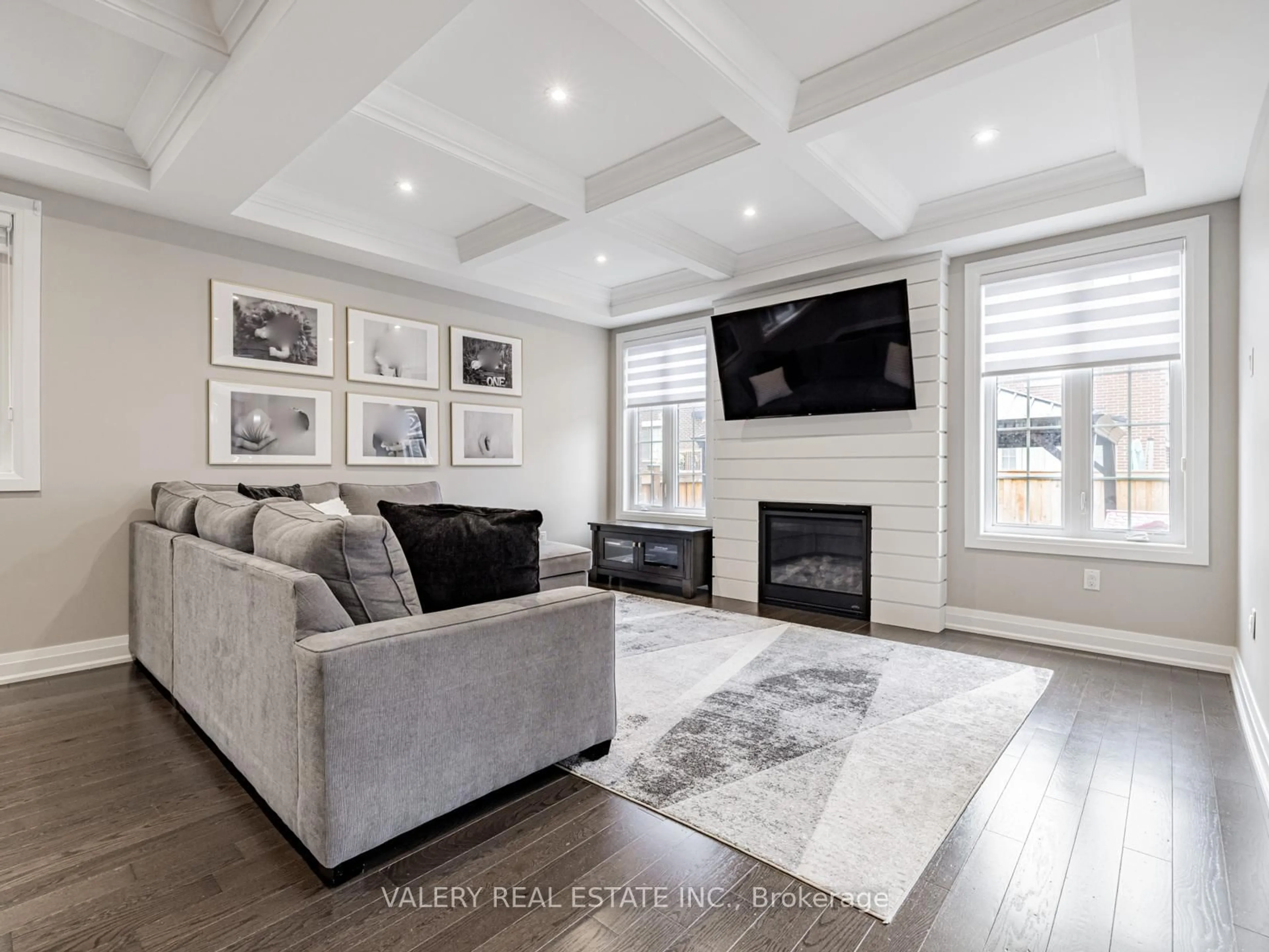 Living room with furniture, unknown for 41 Chorus Cres, Vaughan Ontario L4H 4W3