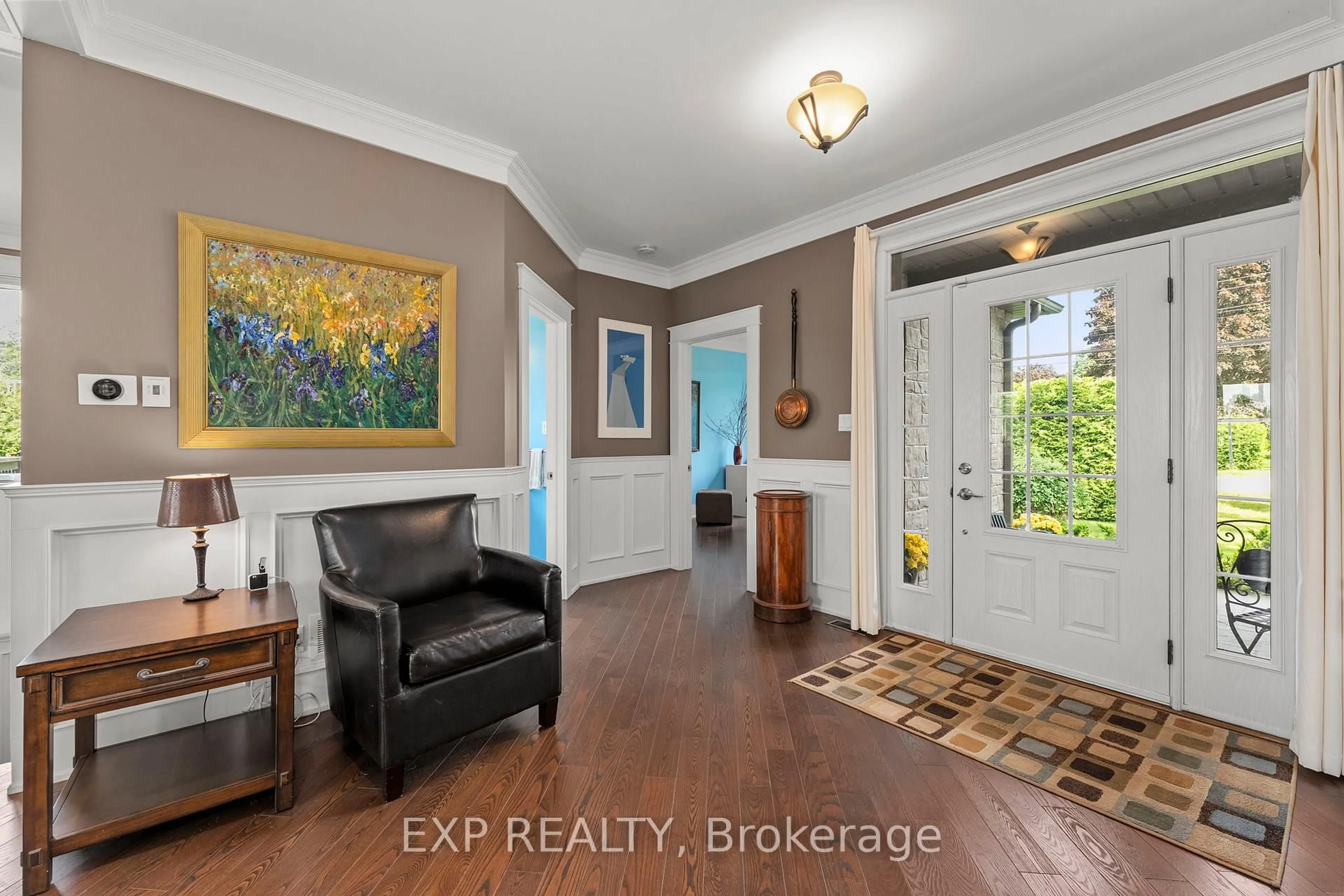 Indoor entryway for 71 Clovelly Cove, Georgina Ontario L0E 1E0