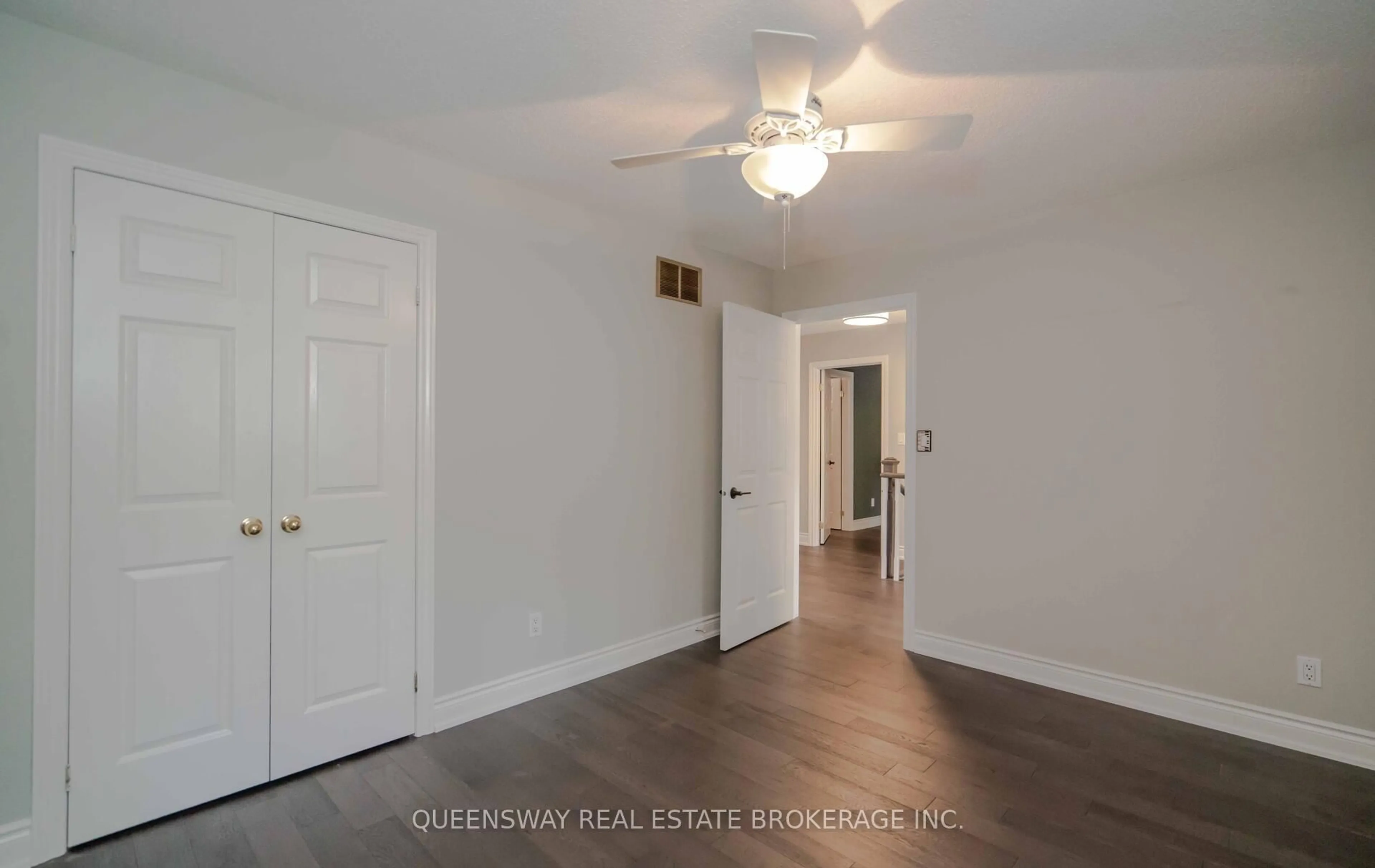 A pic of a room for 1841 Forest Valley Dr, Innisfil Ontario L9S 4A4