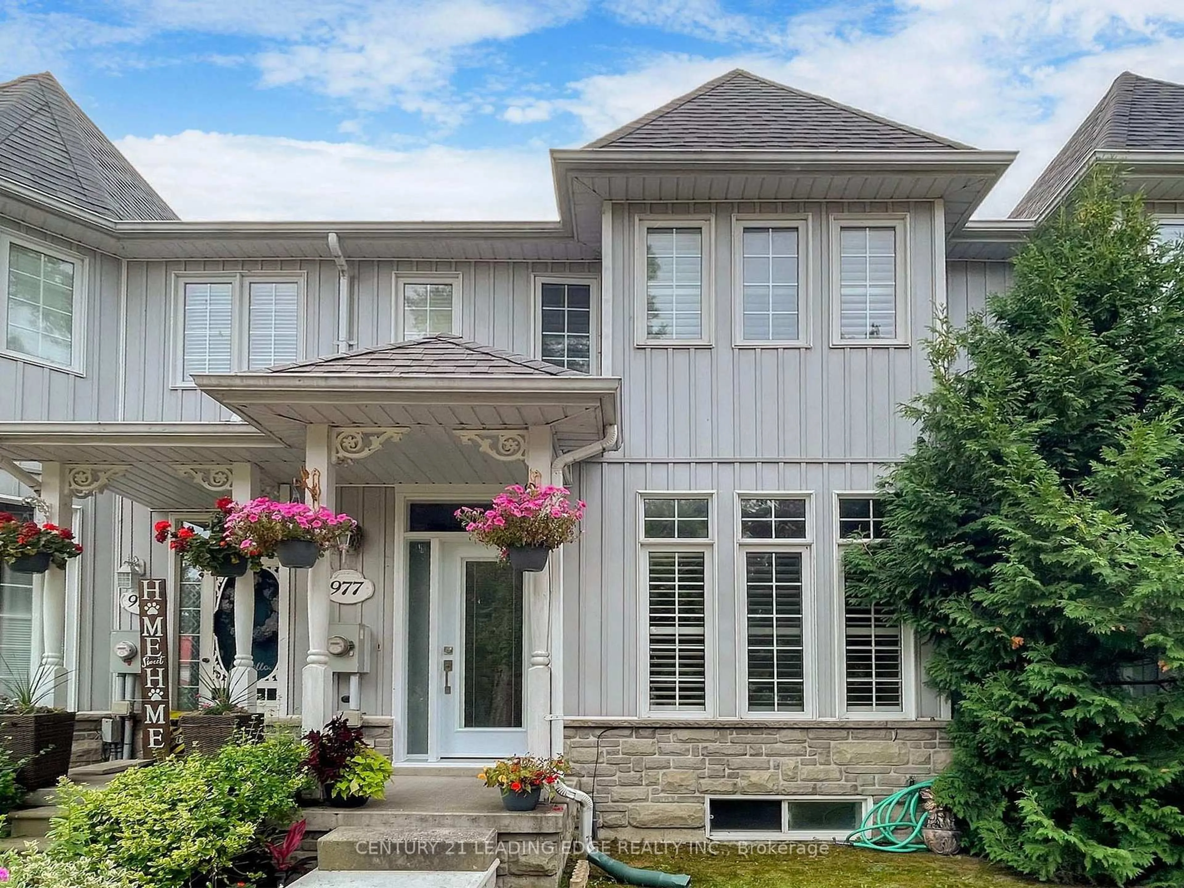 Home with vinyl exterior material, street for 977 Lake Dr, Georgina Ontario L0E 1L0