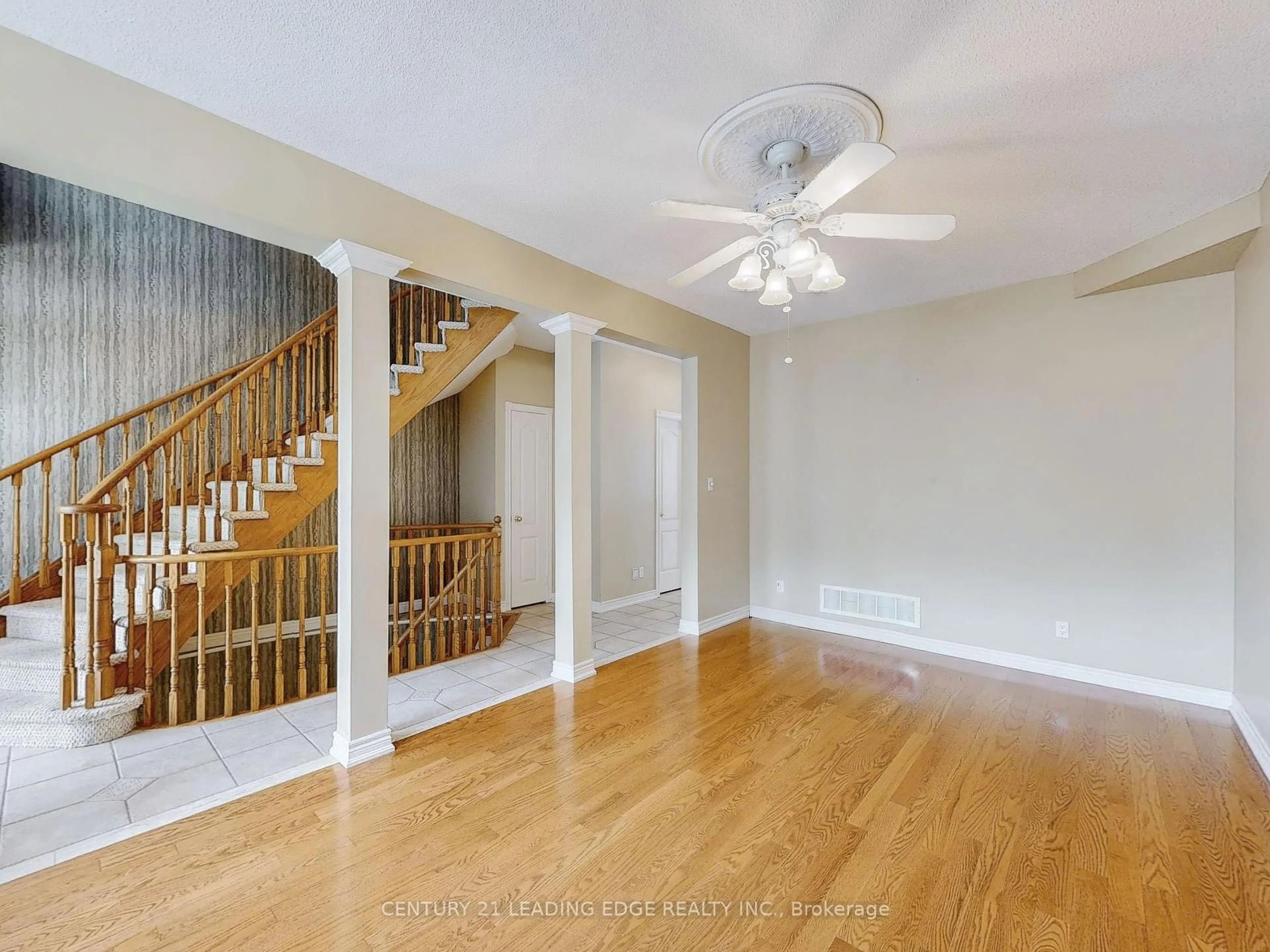 Unknown for 977 Lake Dr, Georgina Ontario L0E 1L0