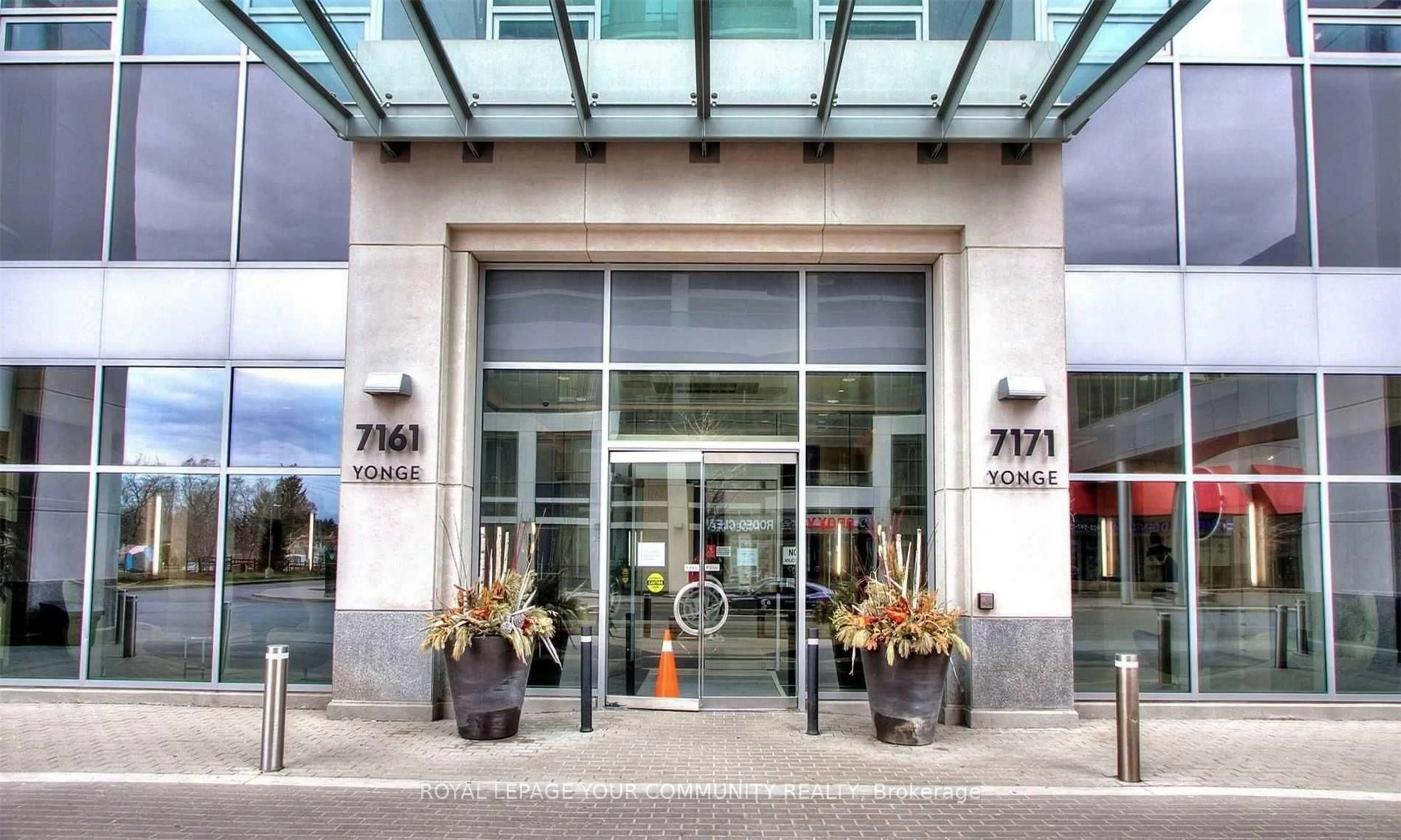 Lobby for 7161 Yonge St #2426, Markham Ontario L3T 0C8