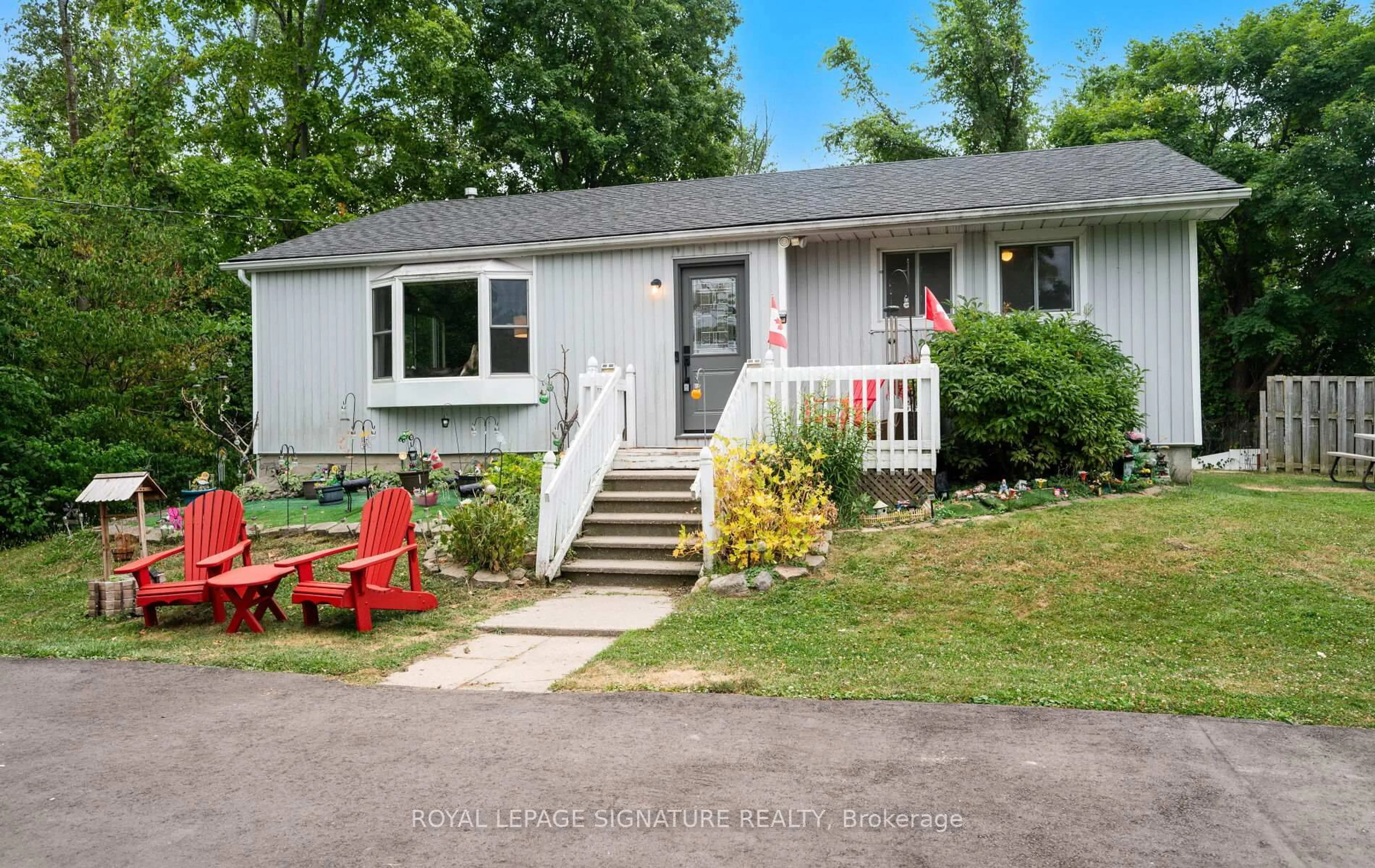 Home with vinyl exterior material, street for 1359 10th Line, Innisfil Ontario L9S 3N5