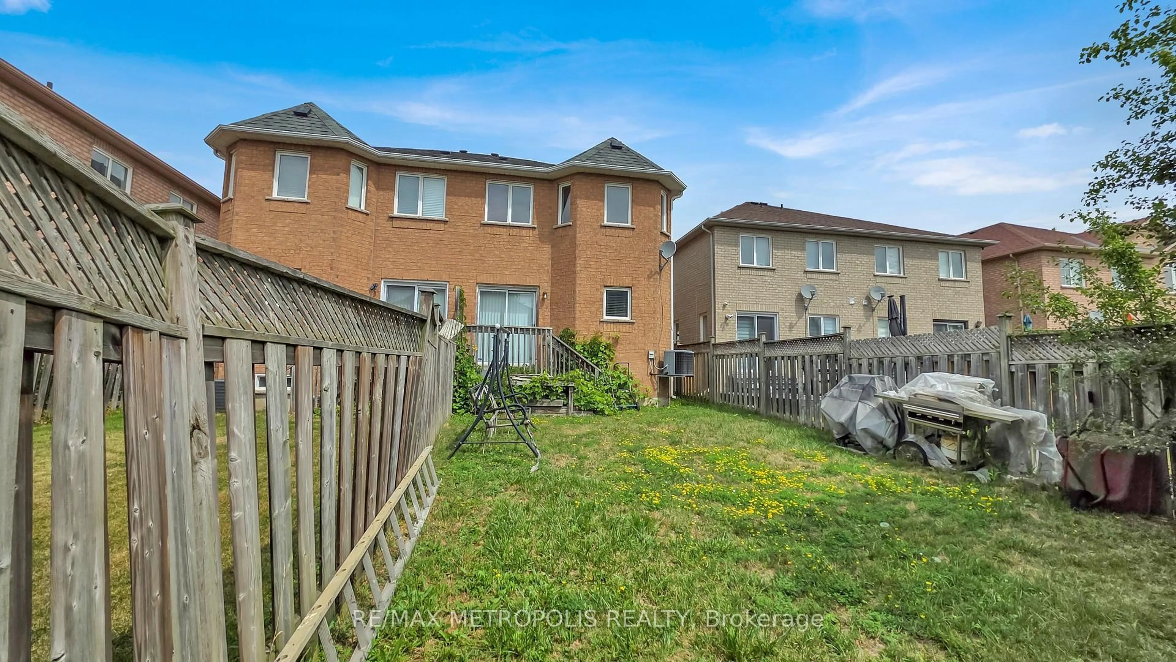 Patio, street for 15 Royal Appian Cres, Vaughan Ontario L4K 5K9