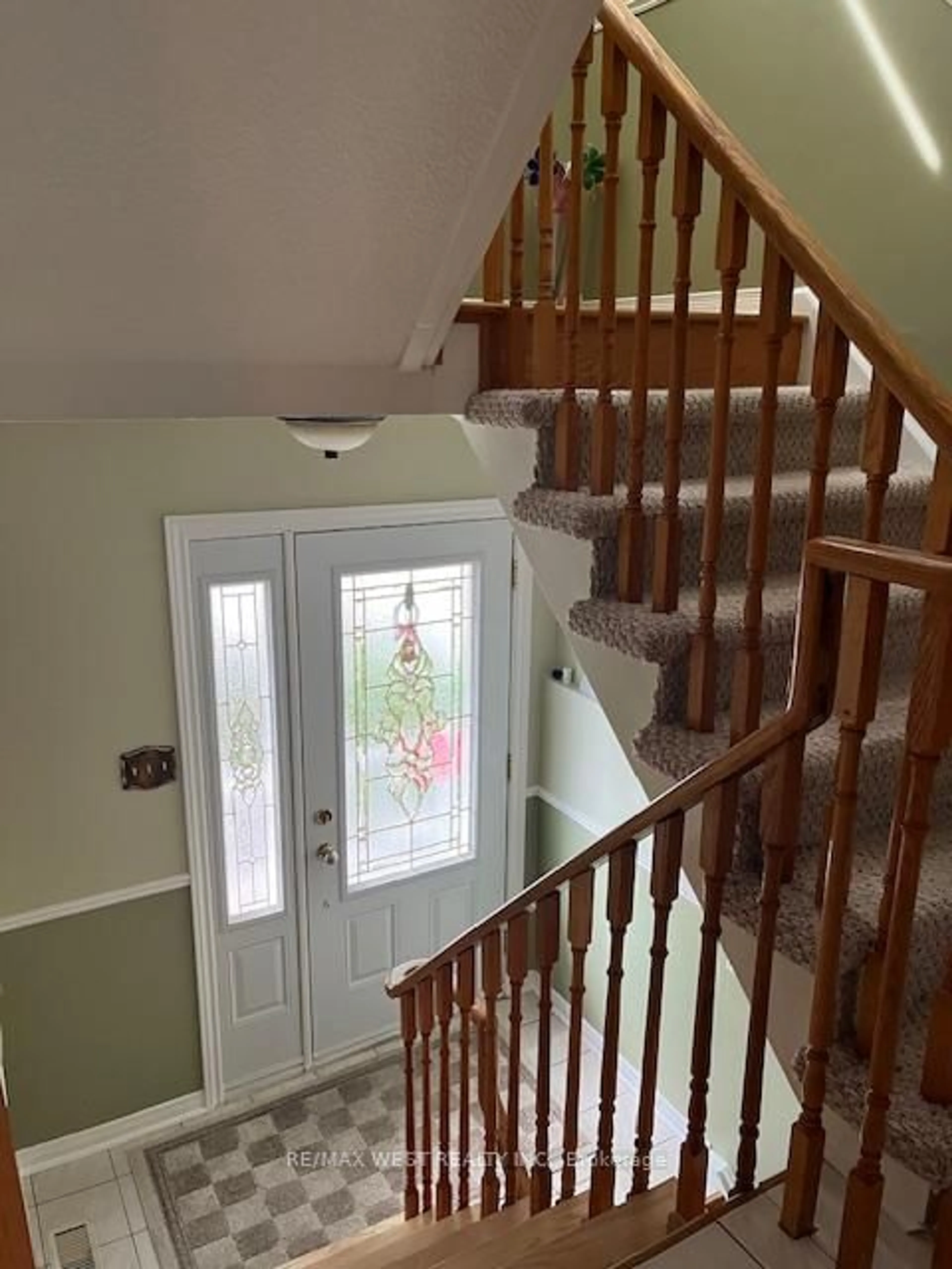 Unknown for 102 Swinton Cres, Vaughan Ontario L4J 3V5