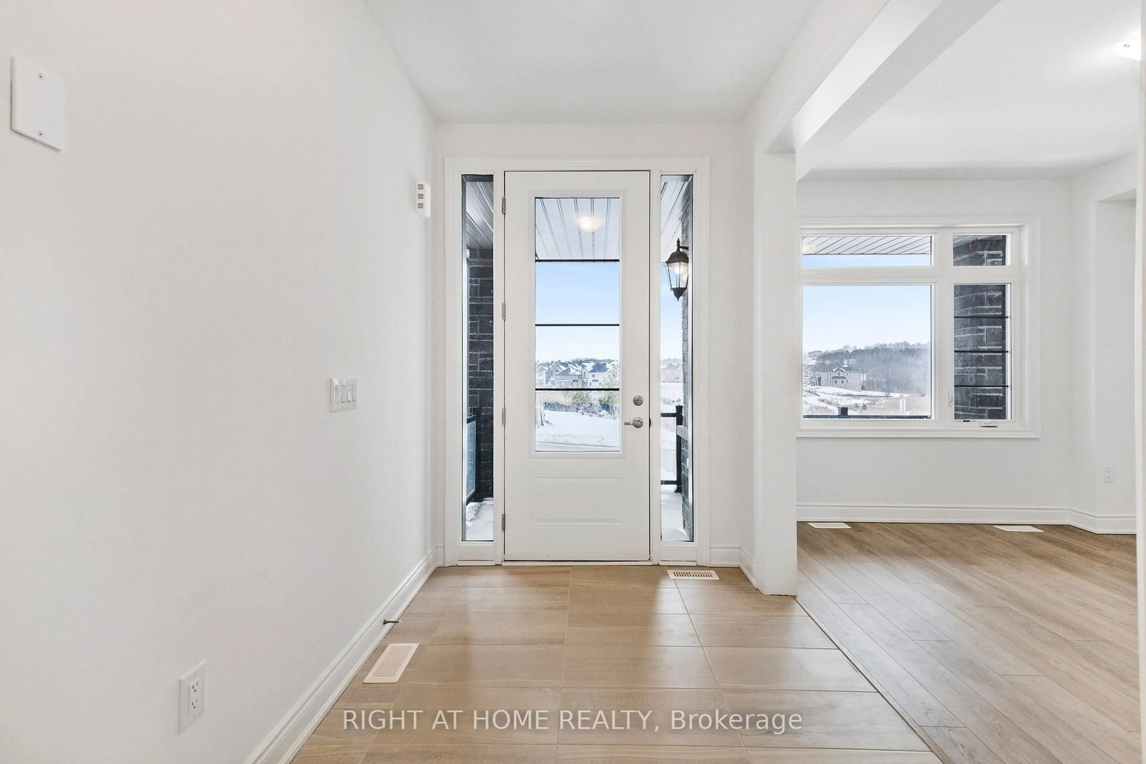 Indoor entryway for 59 Cunningham Dr, Bradford West Gwillimbury Ontario L0G 1B0
