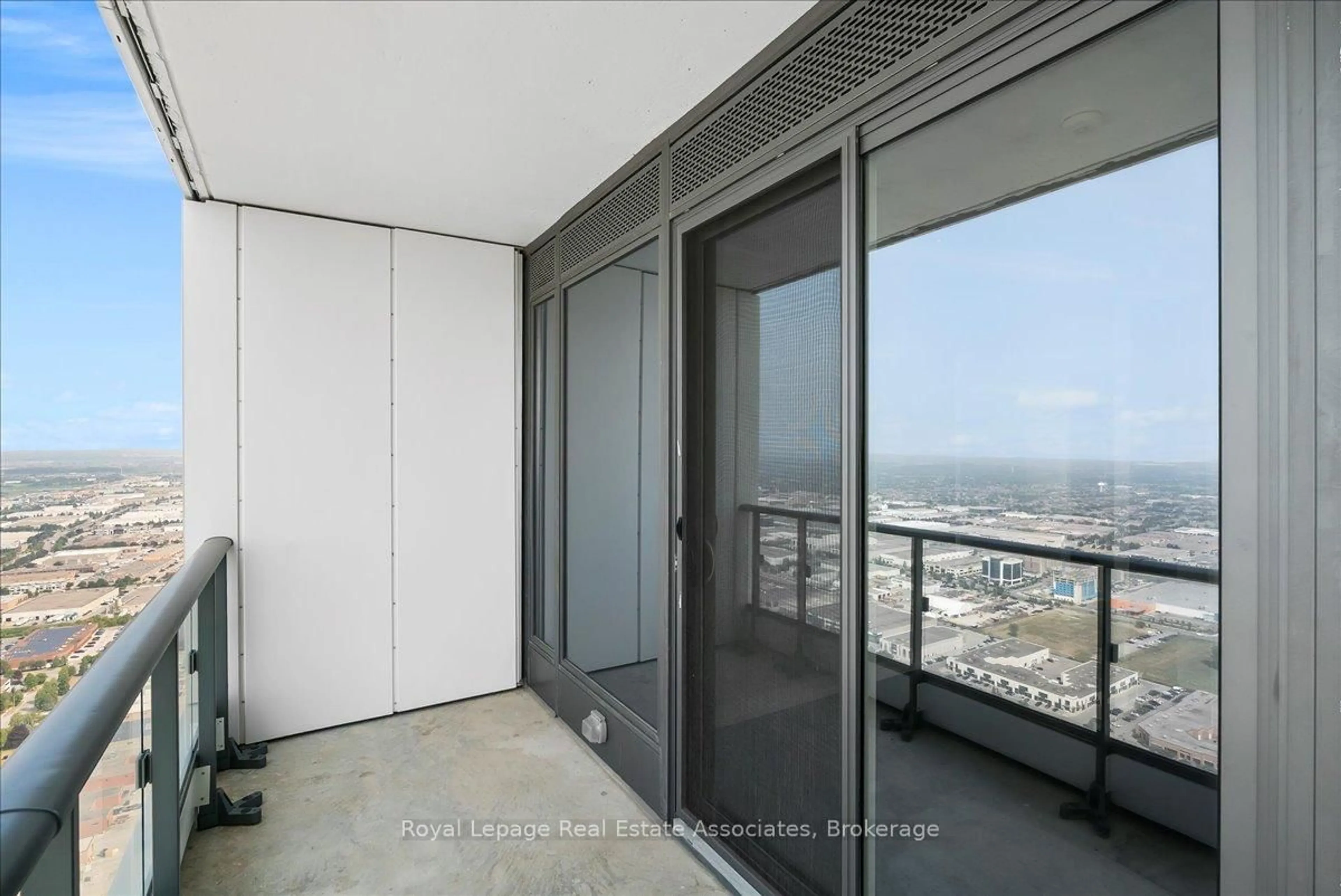 Unknown for 950 Portage Pkwy #6112, Vaughan Ontario L4K 0J6