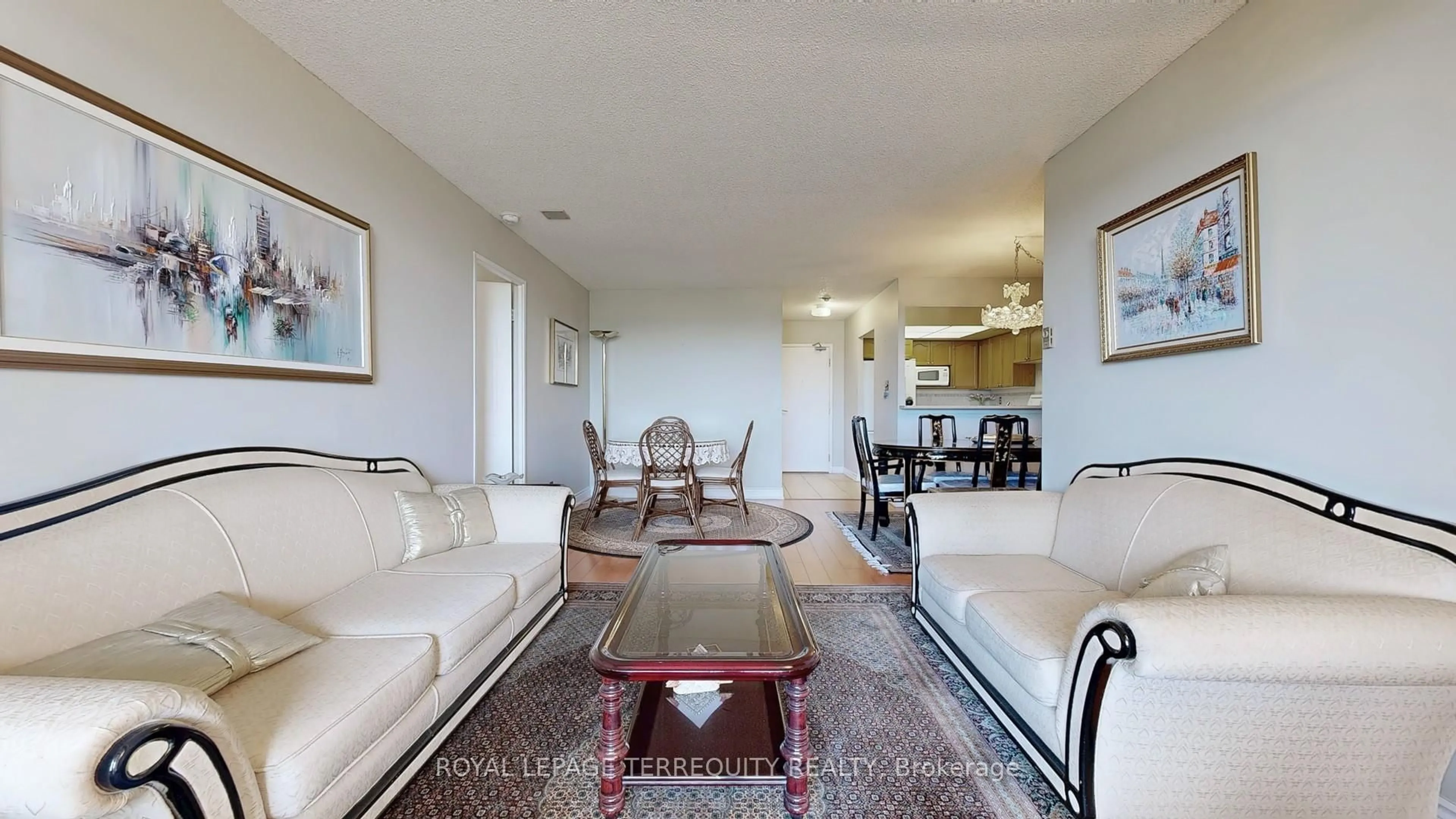 Living room with furniture, unknown for 32 Clarissa Dr #917, Richmond Hill Ontario L4C 9R7