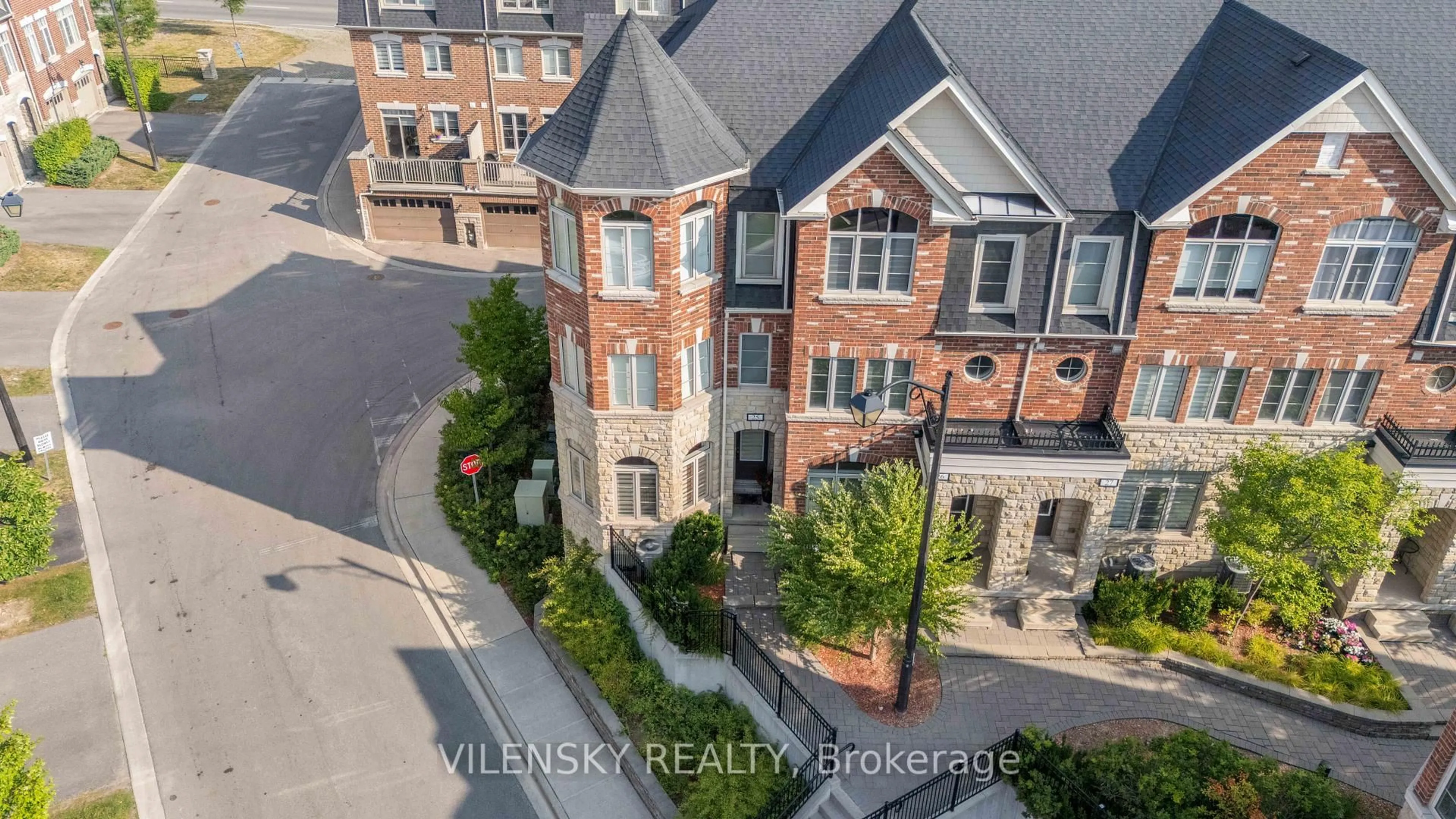 A pic from outside/outdoor area/front of a property/back of a property/a pic from drone, city buildings view from balcony for 1331 Major Mackenzie Dr #25, Vaughan Ontario L6A 3Z1