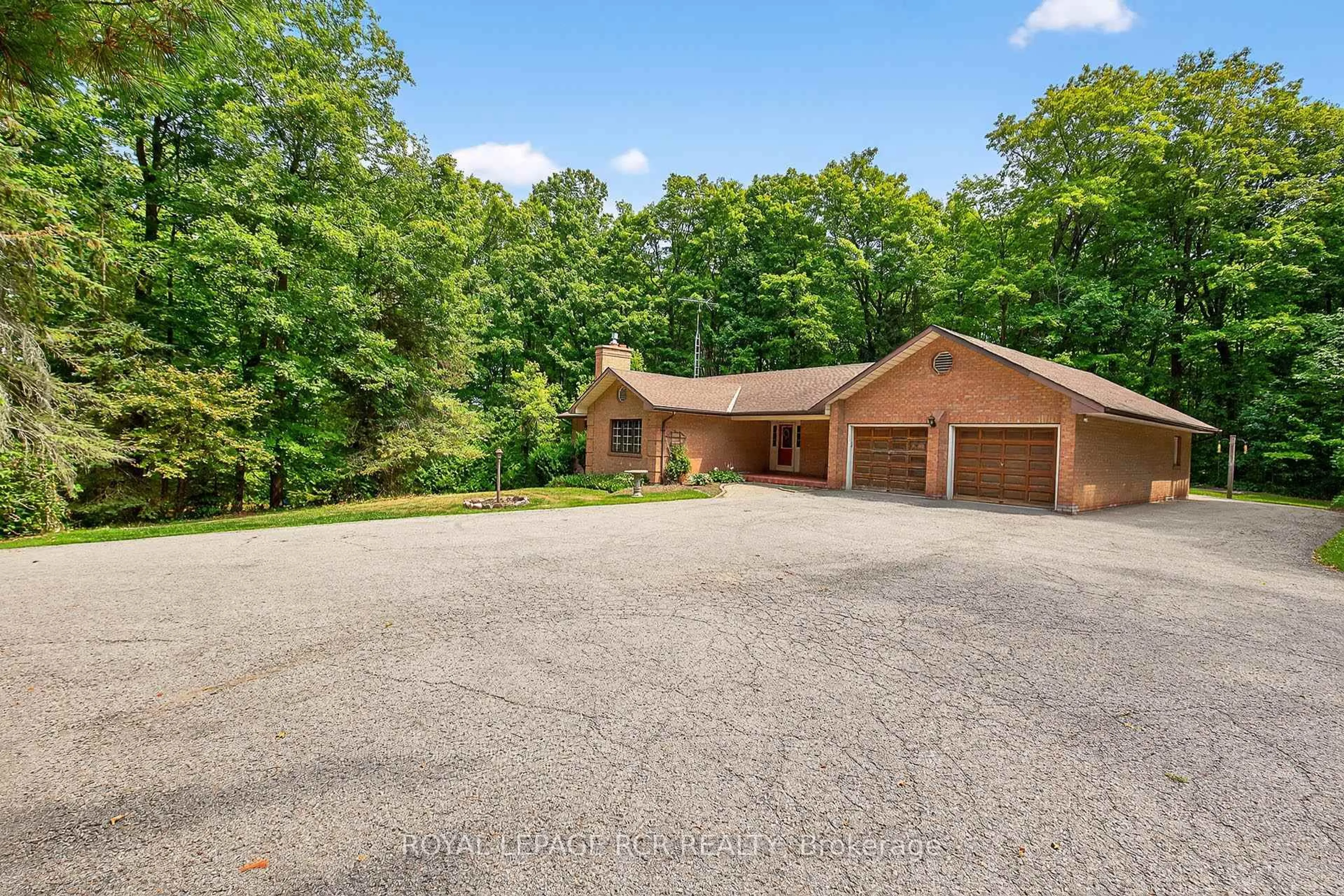 A pic from outside/outdoor area/front of a property/back of a property/a pic from drone, water/lake/river/ocean view for 391 Goodwood Rd, Uxbridge Ontario L0C 1A0
