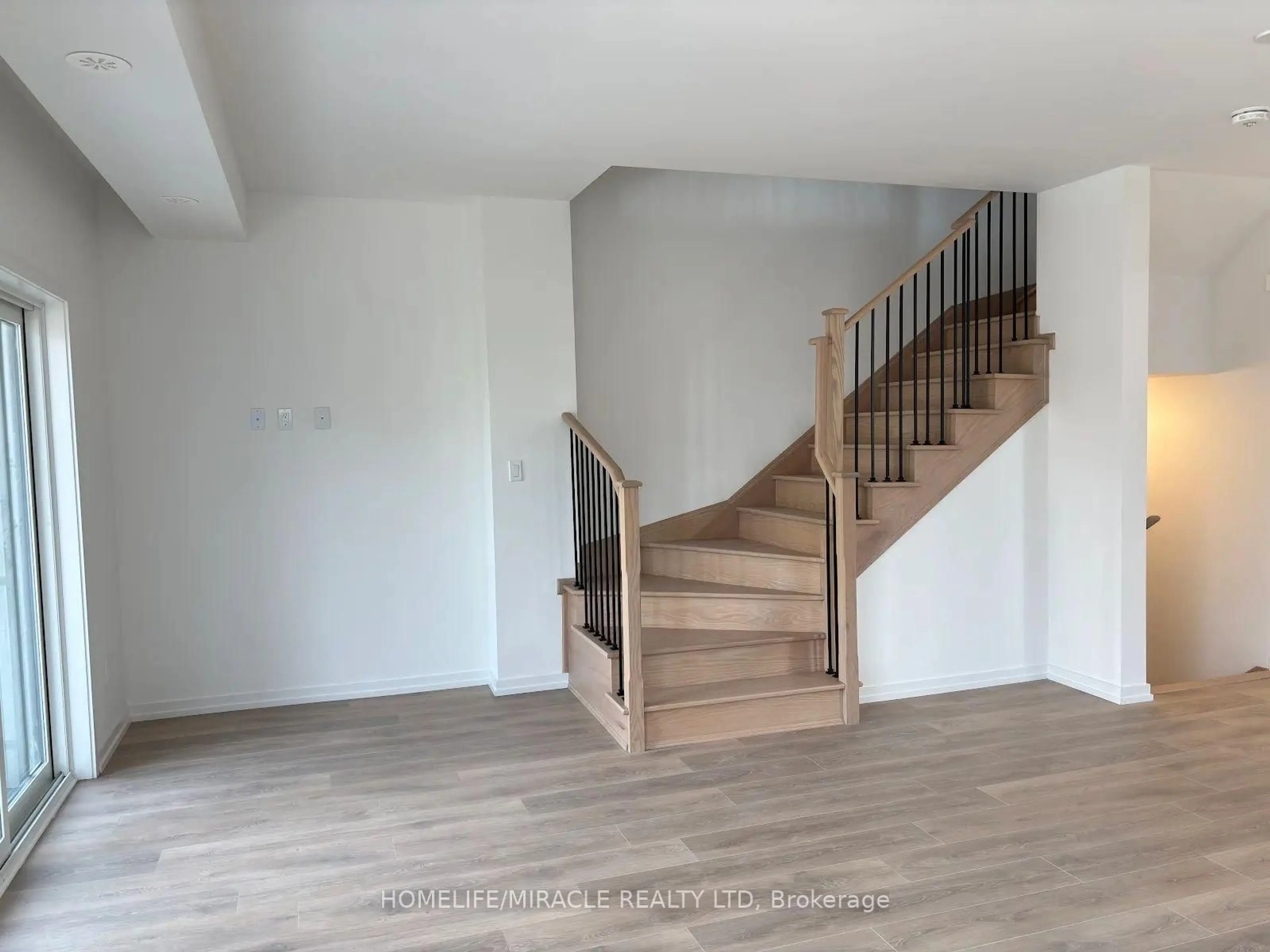 Stairs for 17 Lytham Green Circ #26, Newmarket Ontario L3Y 0H4