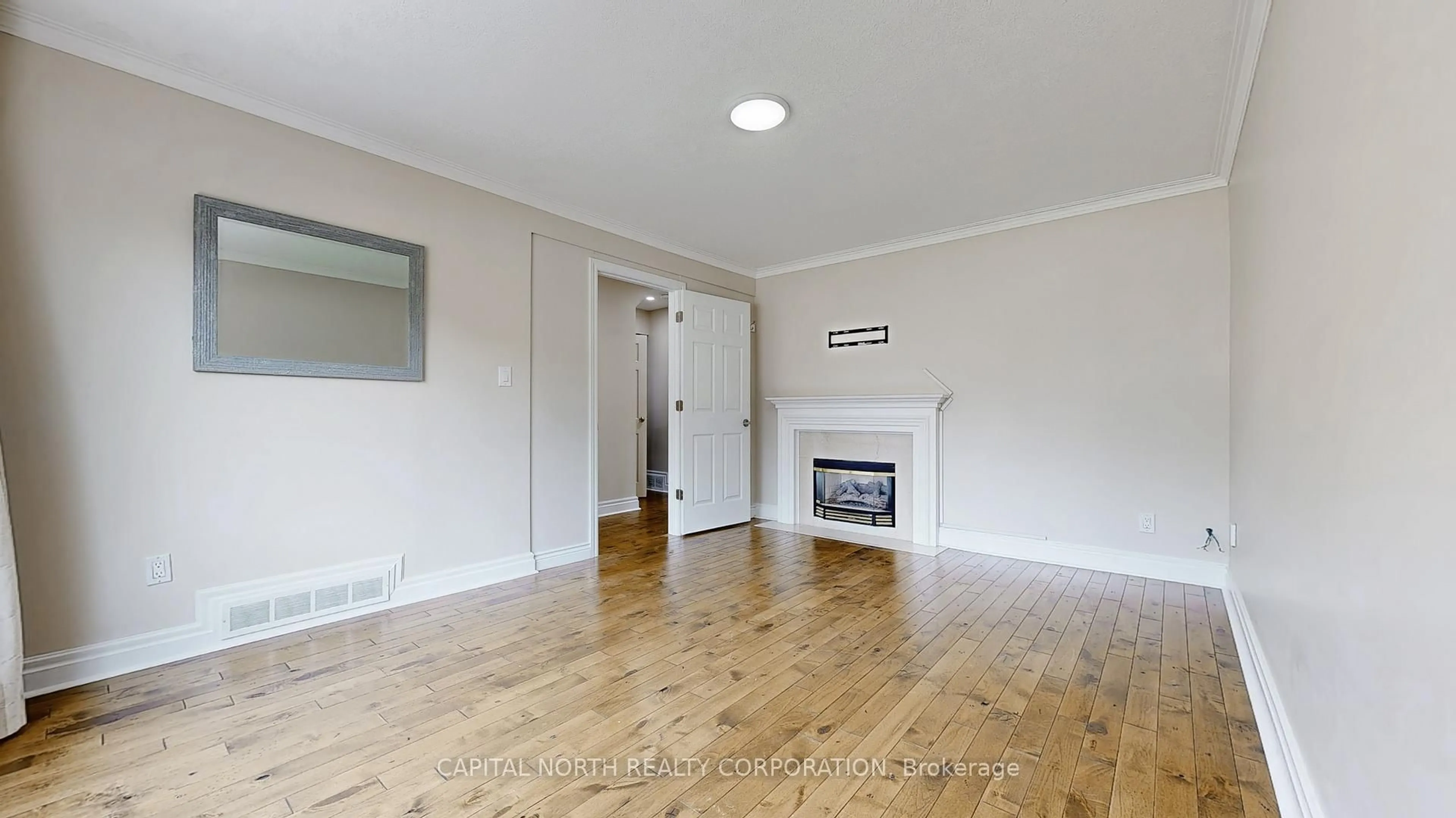 A pic of a room for 85 Lawrence Ave, Richmond Hill Ontario L4C 1Z2