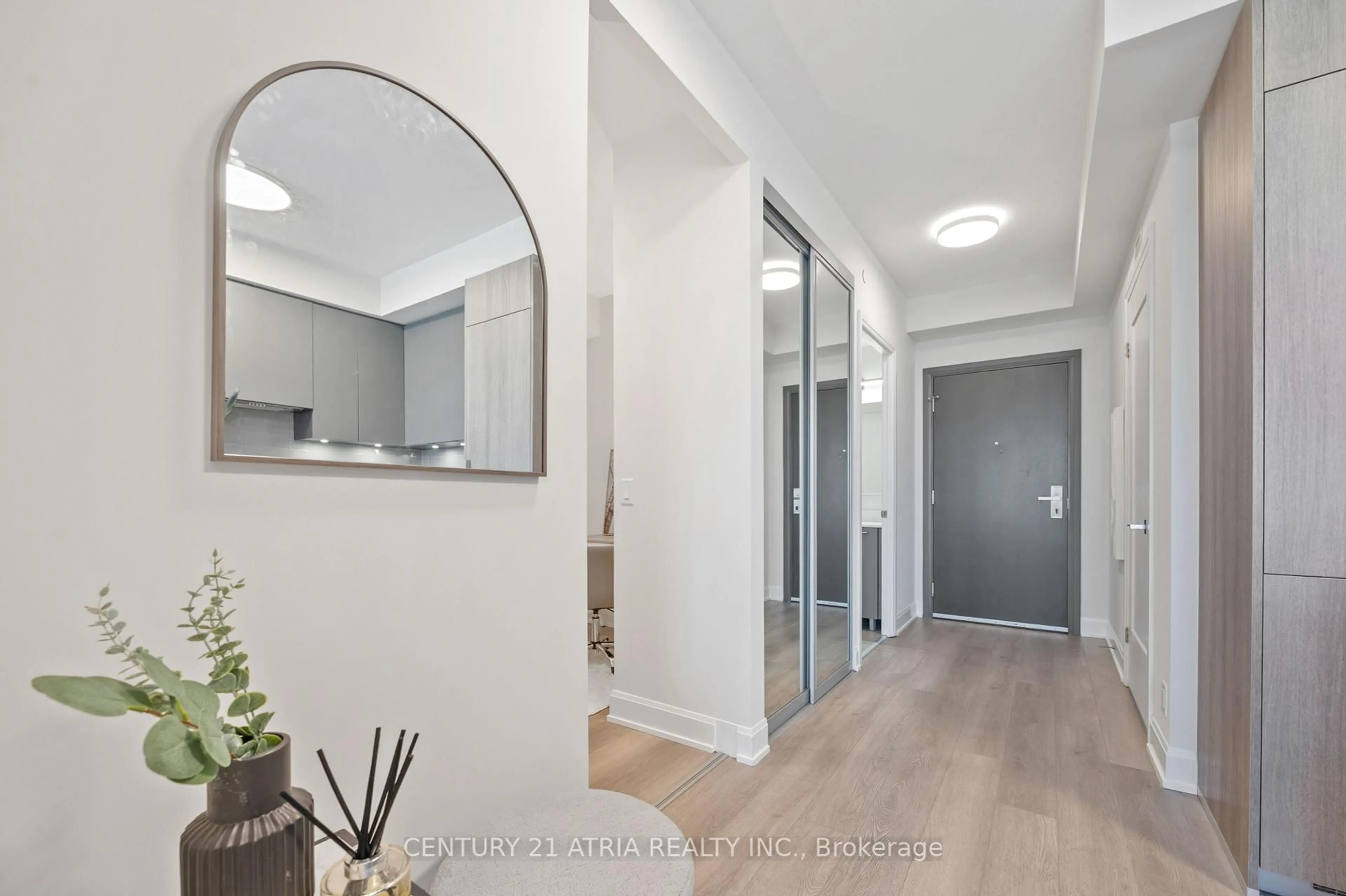 Indoor foyer for 38 Water Walk Dr #1209, Markham Ontario L3R 6M8