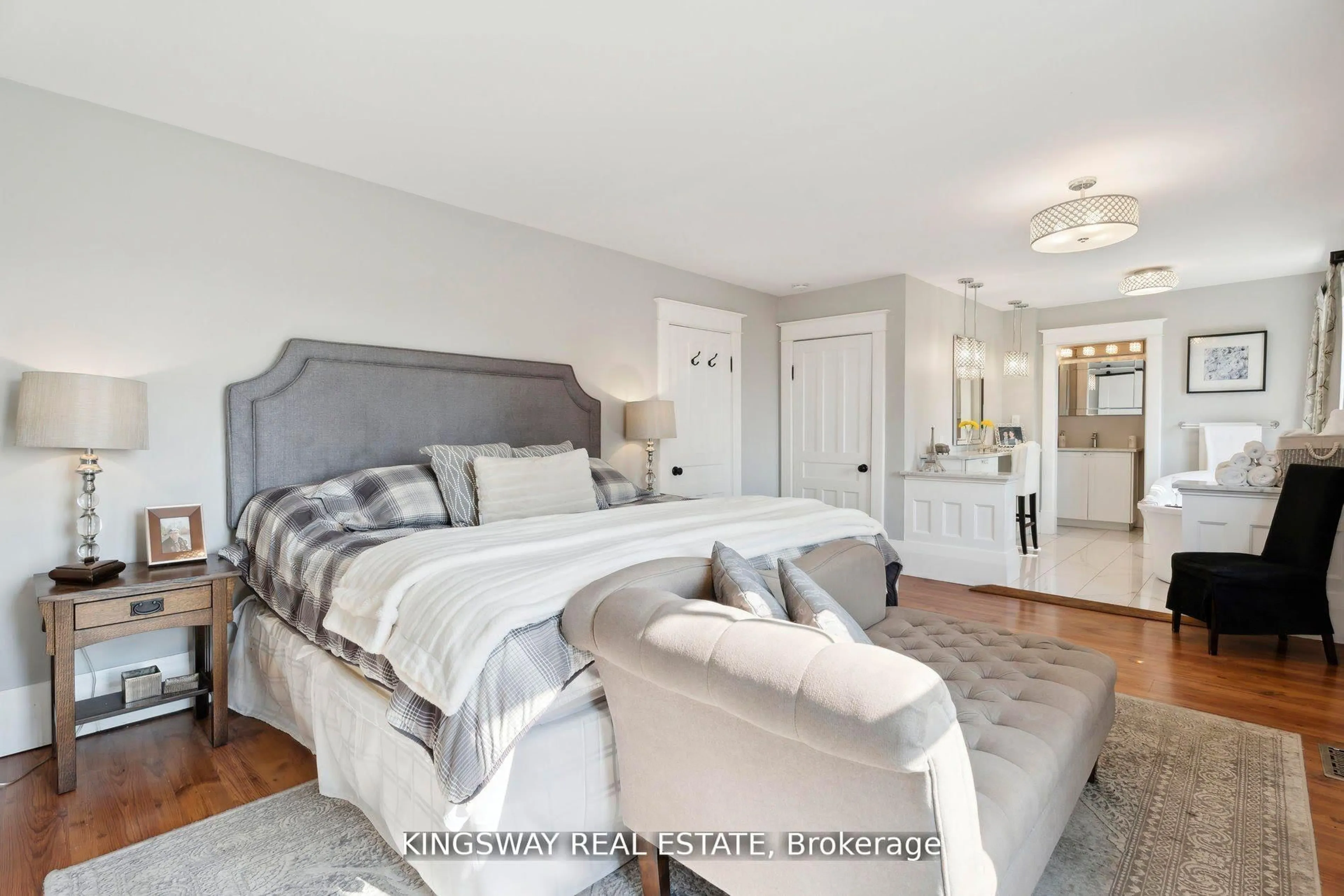 Bedroom with bed, unknown for 2612 10th Line, Innisfil Ontario L9S 3R2