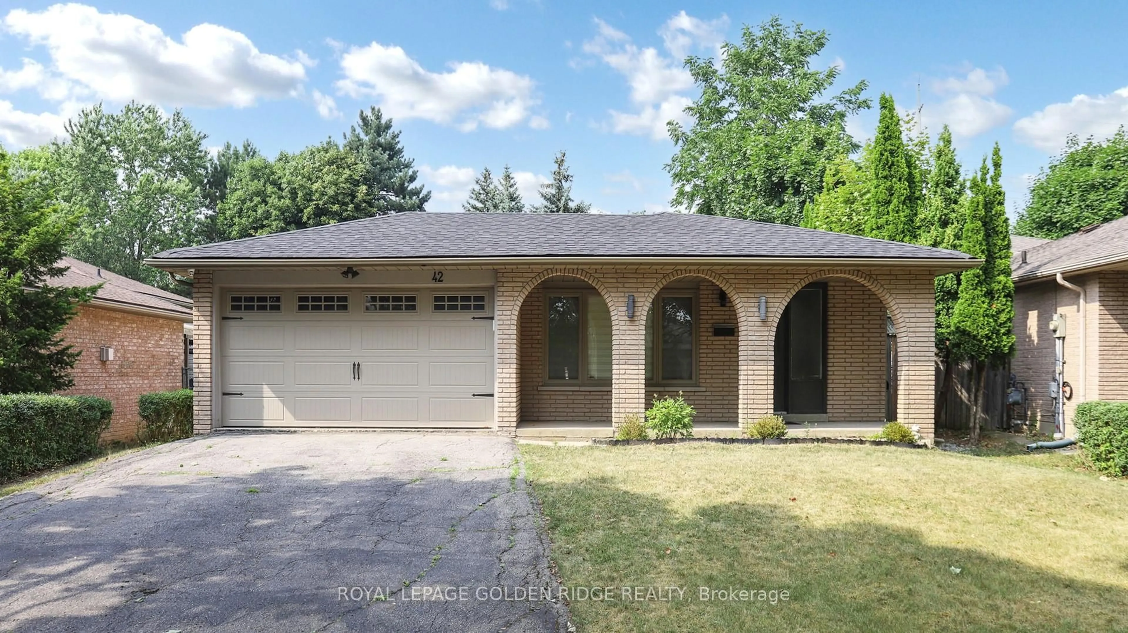 Unknown for 42 Castle Harbour Lane, Markham Ontario L3T 3A2