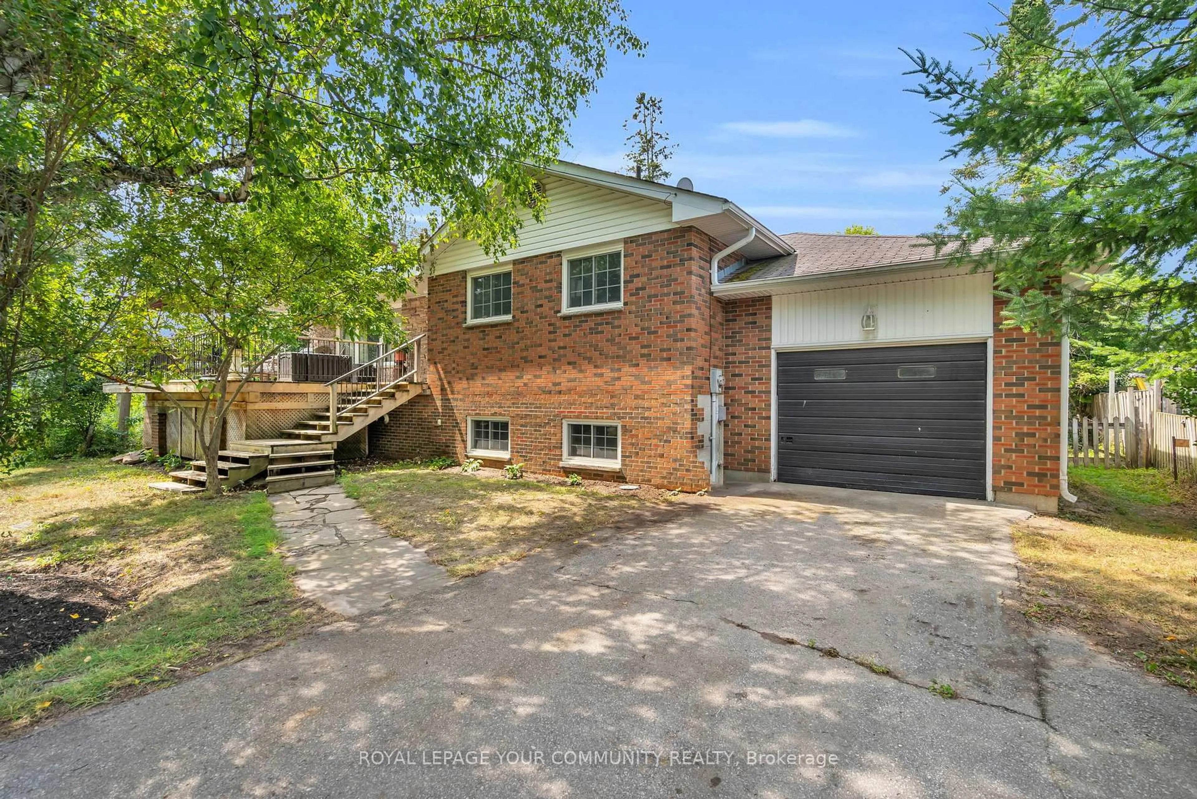 Home with brick exterior material, street for 38 Beaverdale Cres, Georgina Ontario L0E 1N0