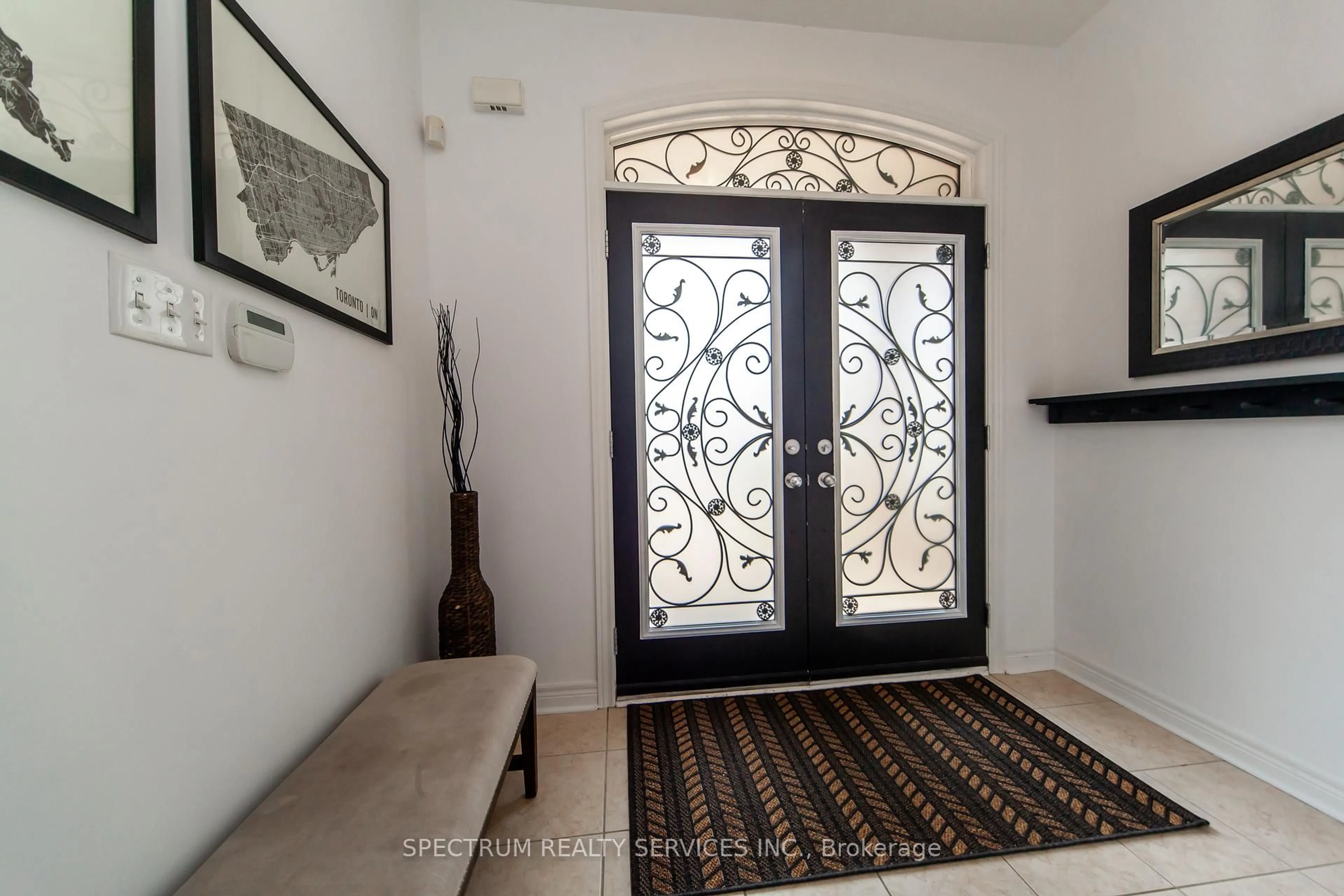 Indoor entryway for 20 Worthview Dr, Vaughan Ontario L4H 0H9