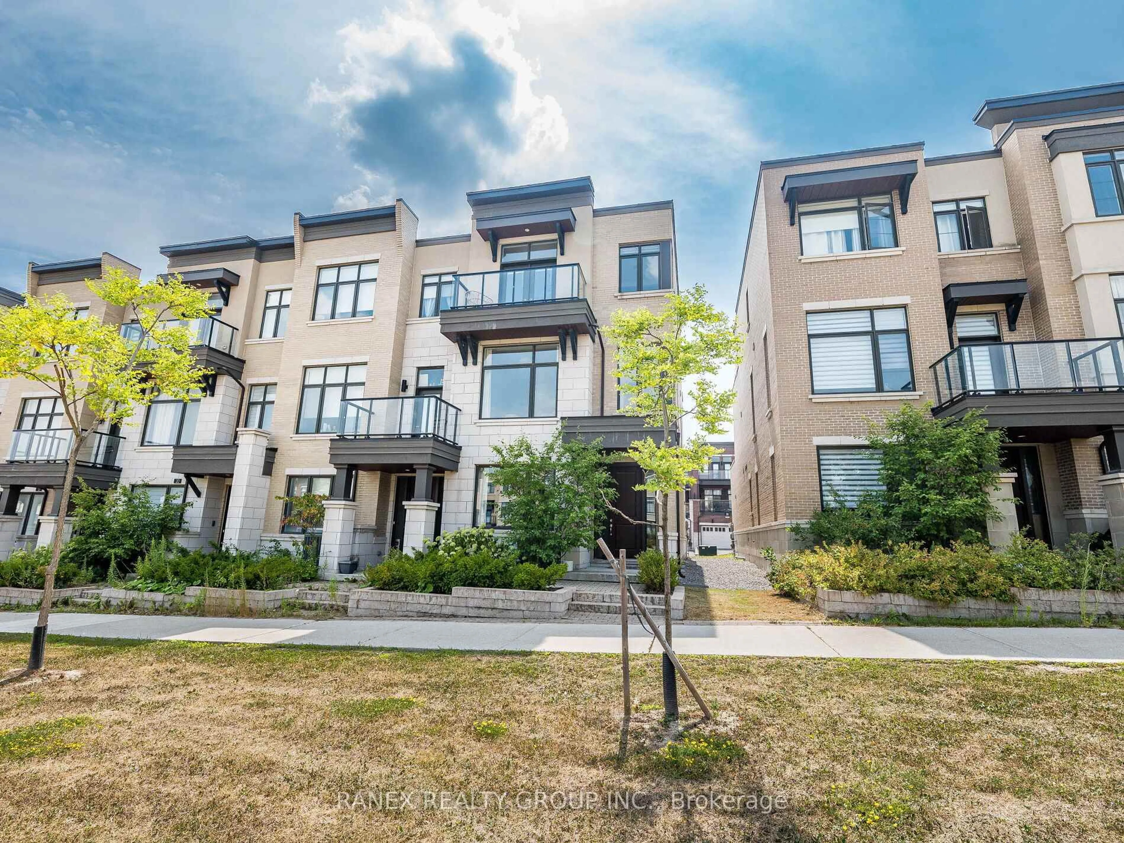 Unknown for 24 Heriot Pl, Vaughan Ontario L6A 4Z6