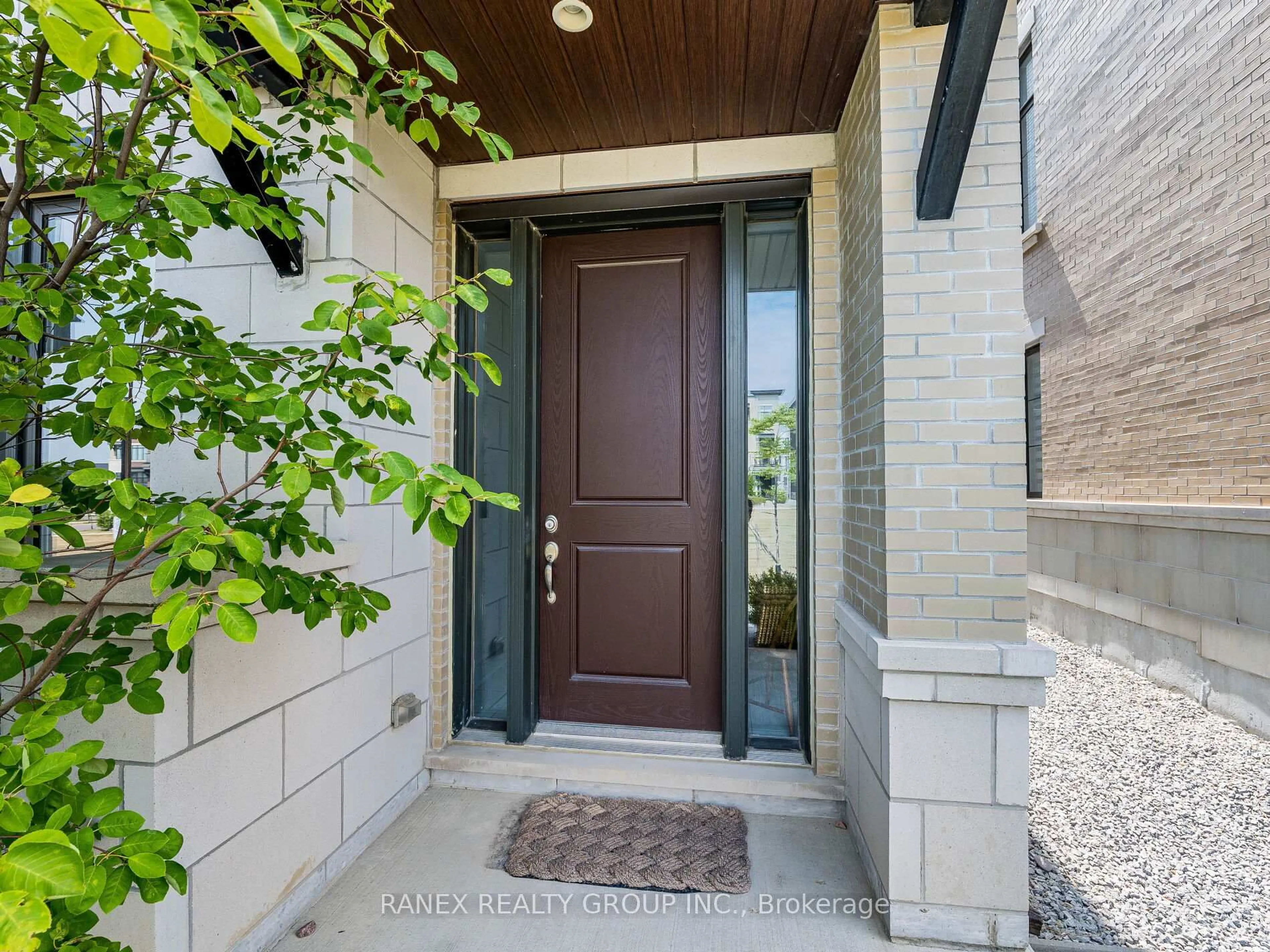 Indoor entryway for 24 Heriot Pl, Vaughan Ontario L6A 4Z6