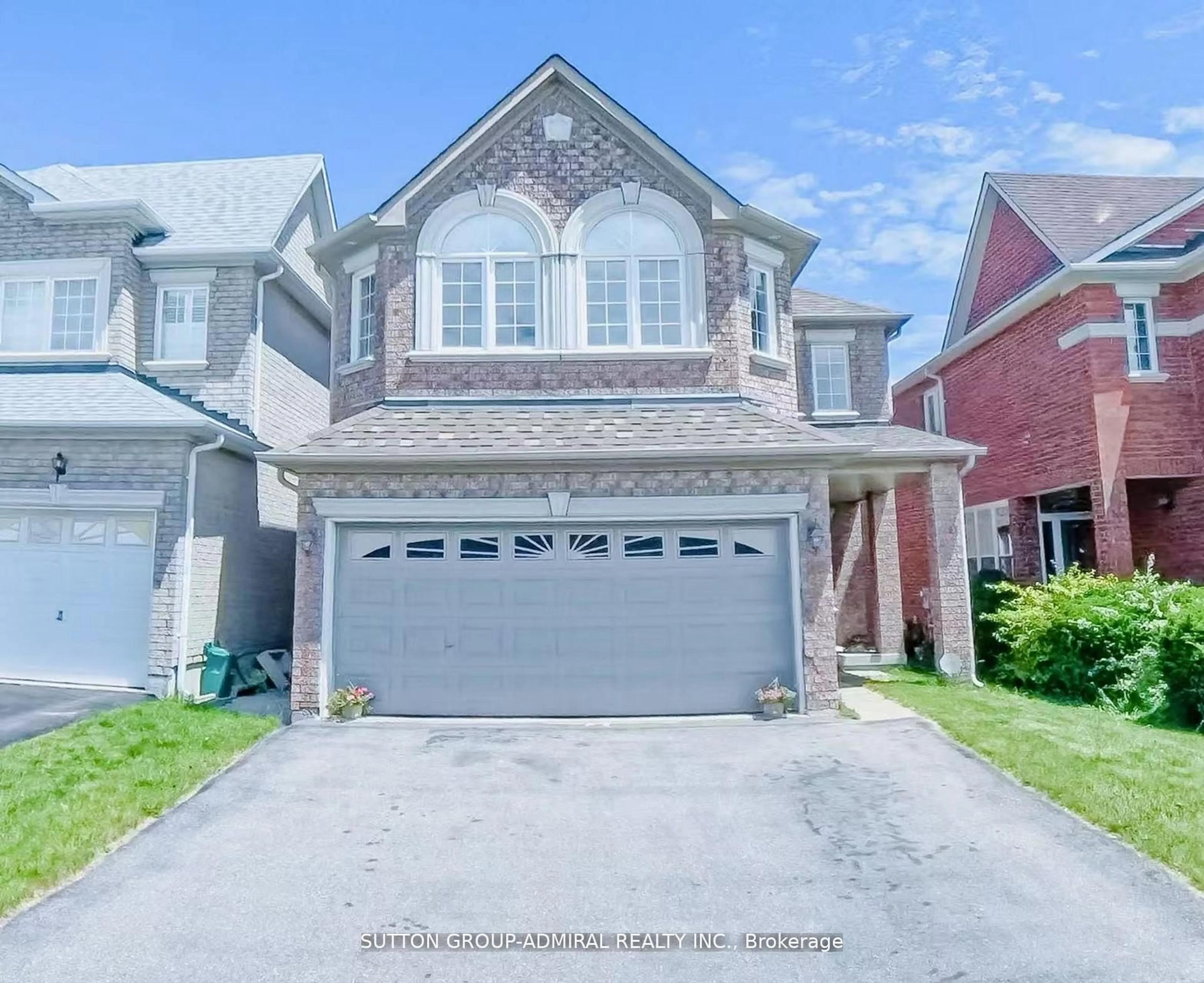 Home with brick exterior material, street for 98 Holly Dr, Richmond Hill Ontario L4S 2R6
