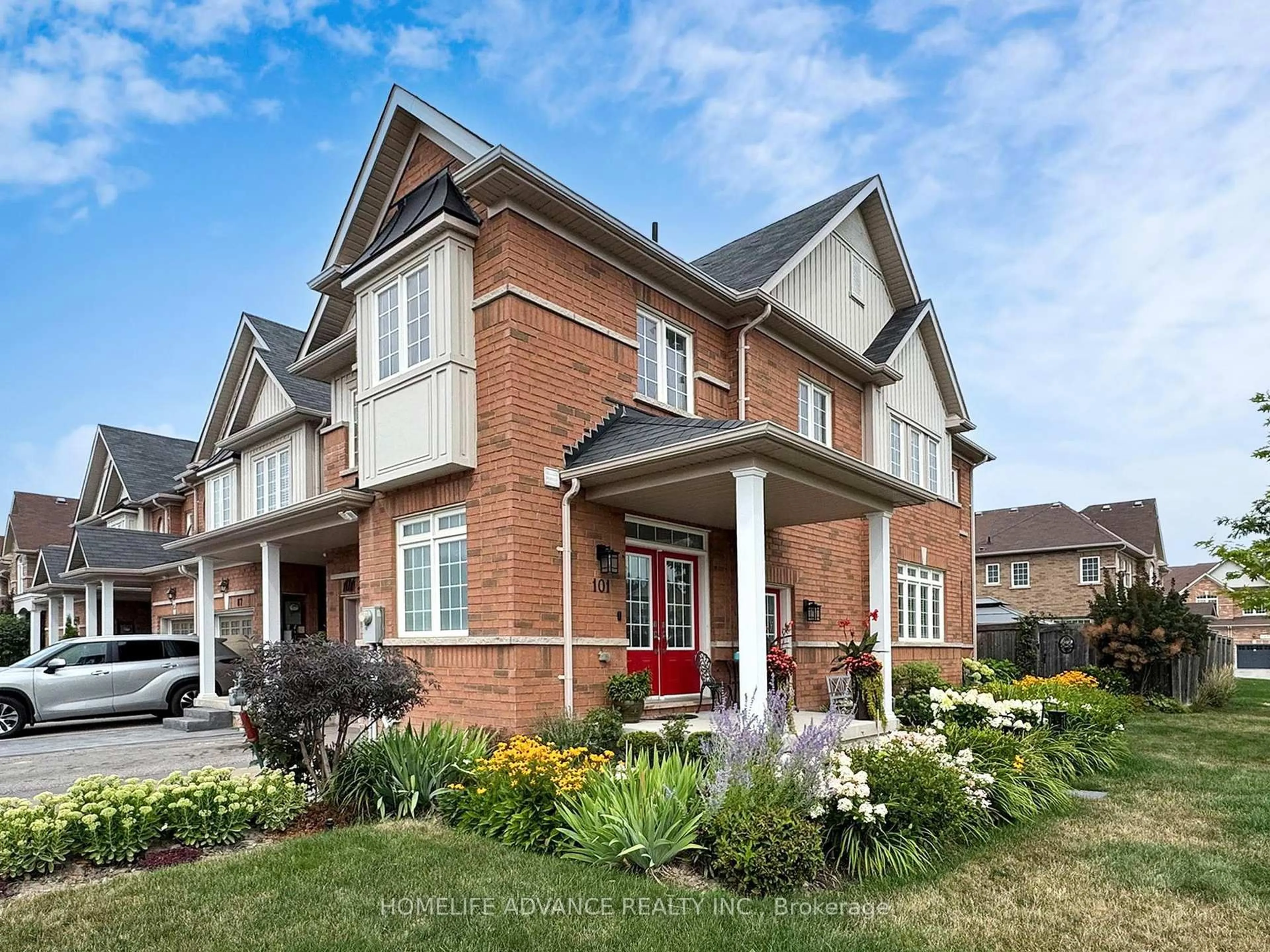 Home with brick exterior material, street for 101 Luisa St, Bradford West Gwillimbury Ontario L3Z 0P1