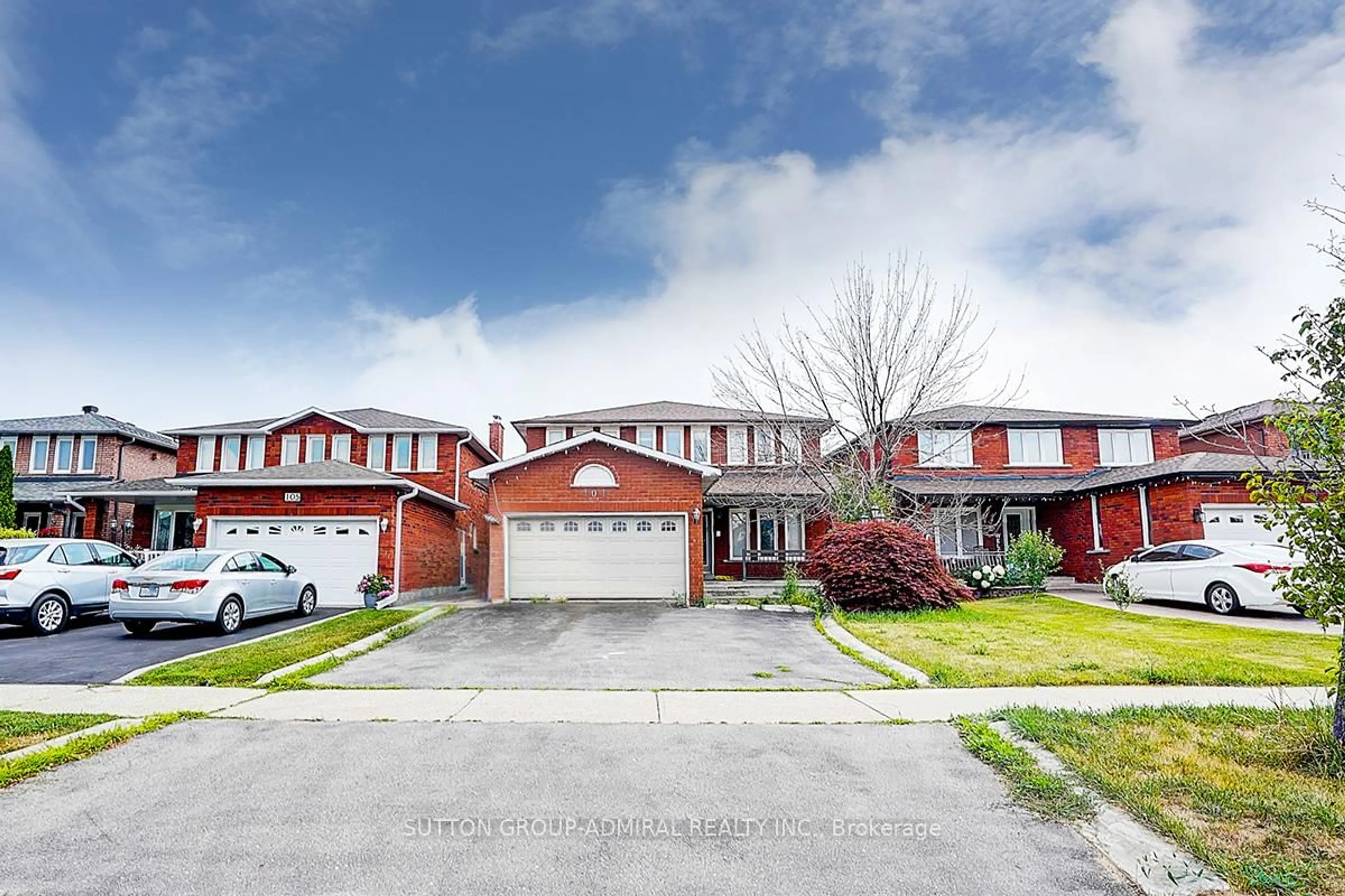 A pic from outside/outdoor area/front of a property/back of a property/a pic from drone, street for 101 Lime Dr, Vaughan Ontario L4L 5P4