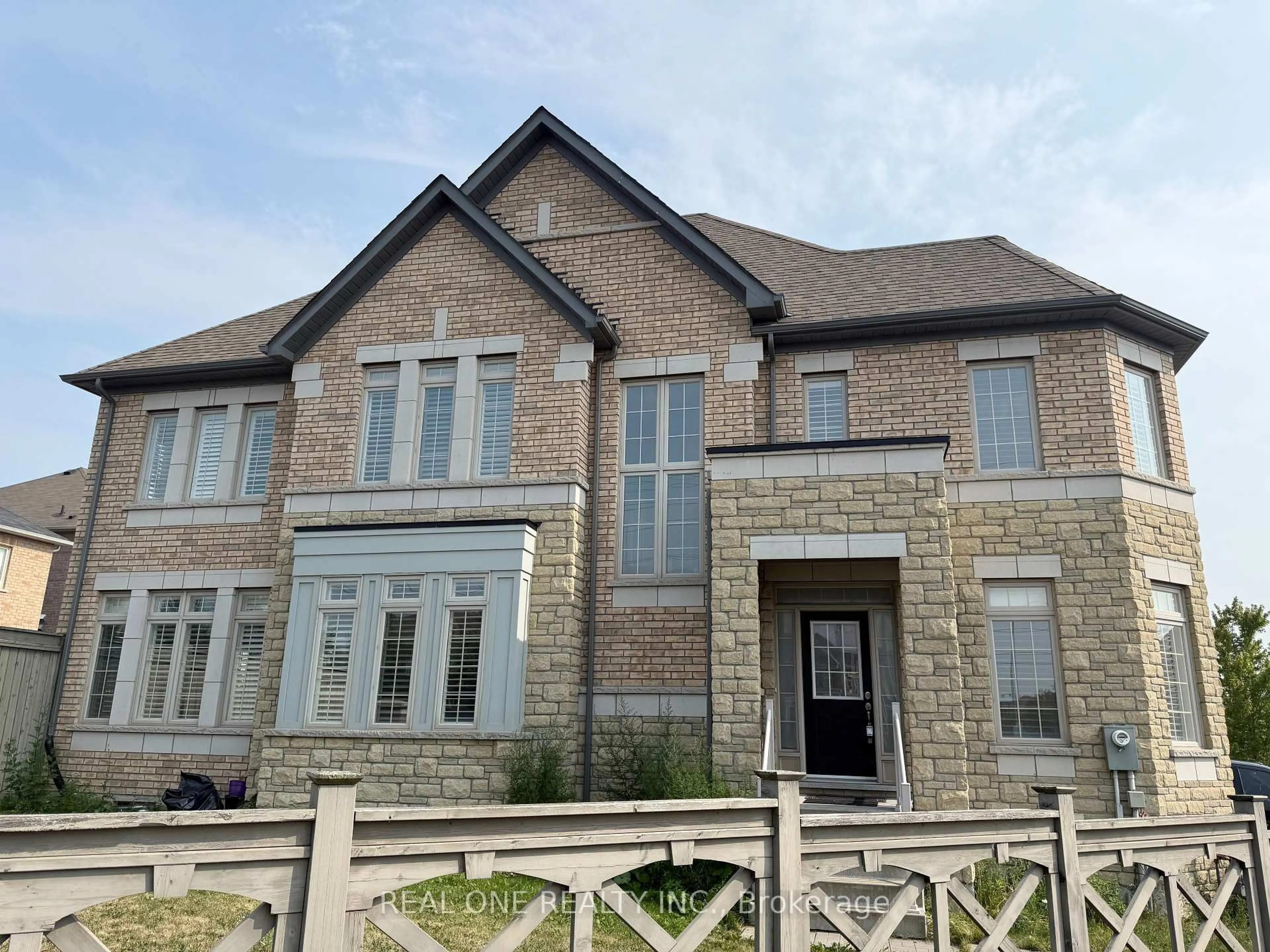 Home with brick exterior material, building for 39 MOWDER Dr, Aurora Ontario L4G 0V4