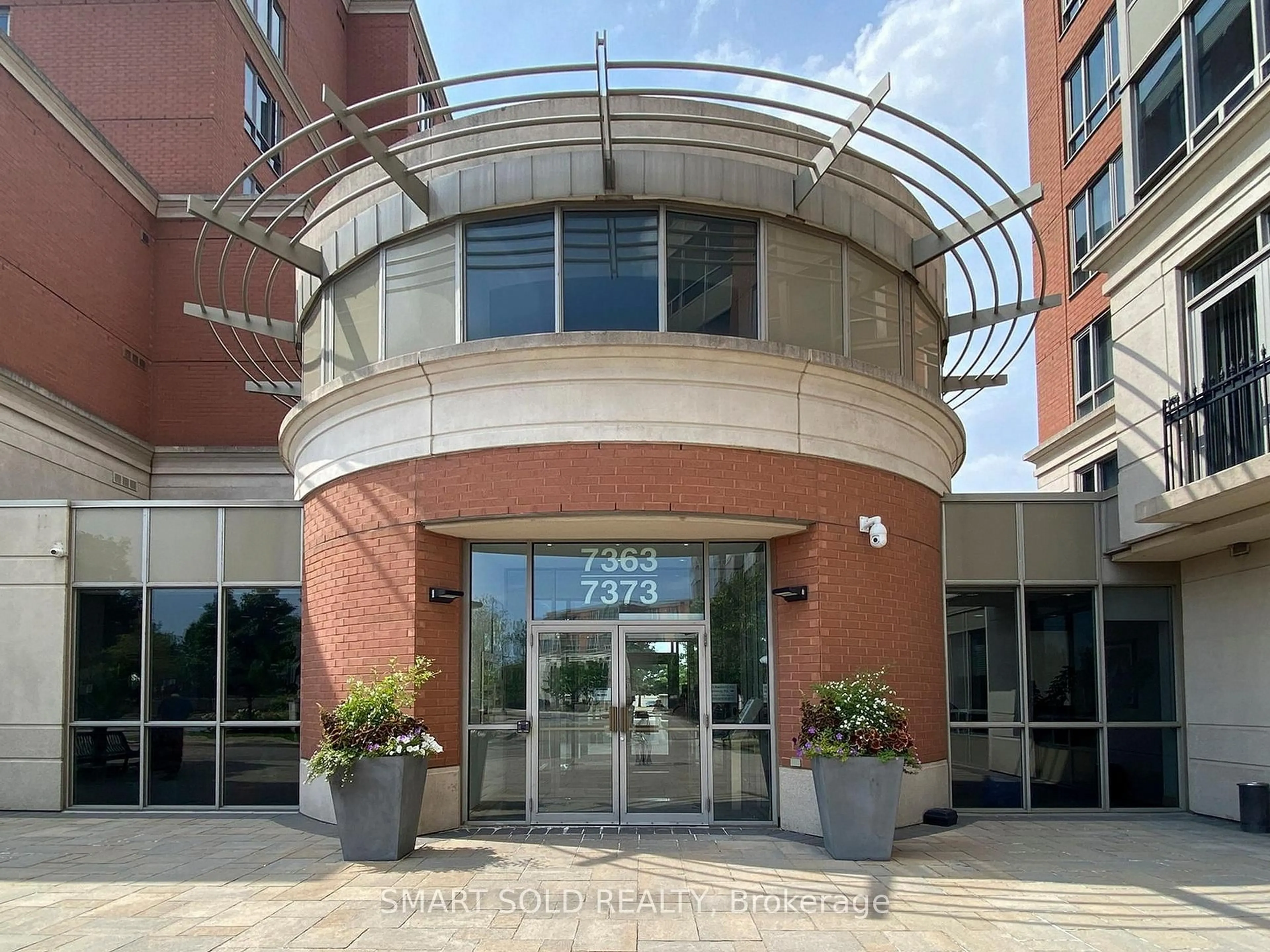 Indoor foyer for 7363 Kennedy Rd #315, Markham Ontario L3R 1G8