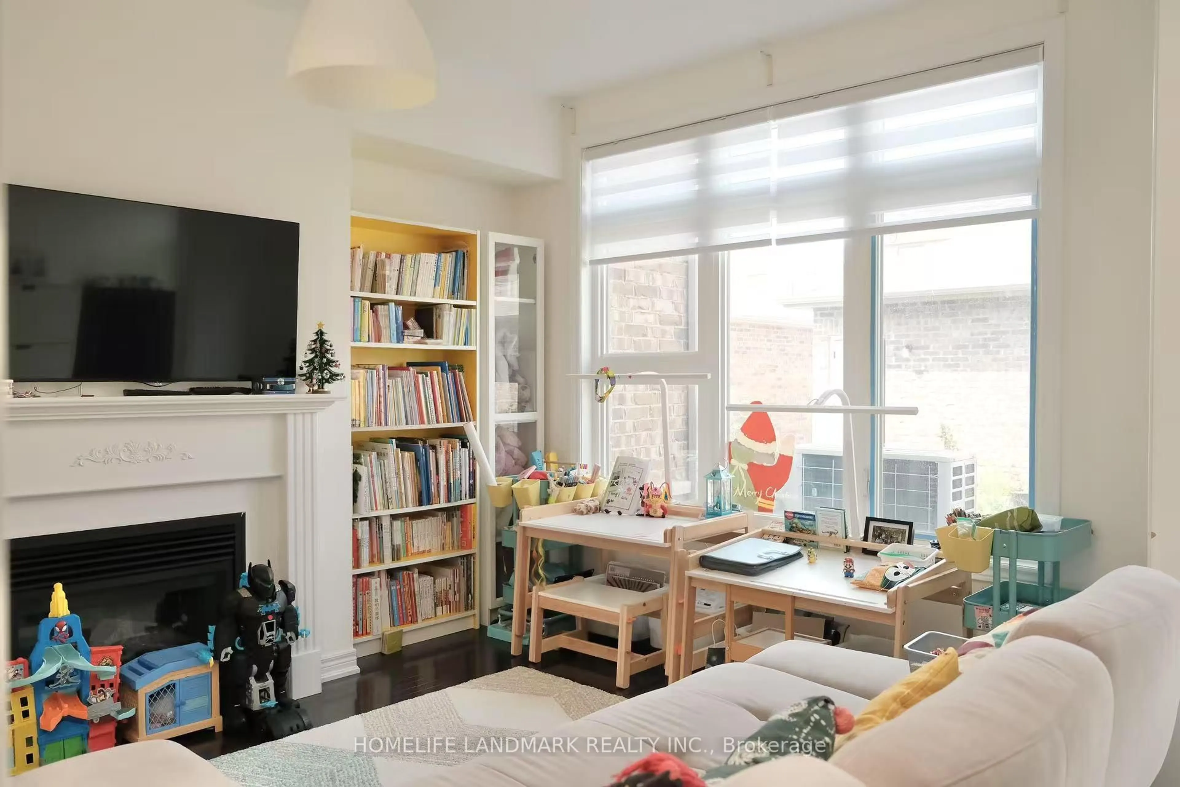 Living room with furniture, unknown for 220 South unionville Ave, Markham Ontario L3R 5L3