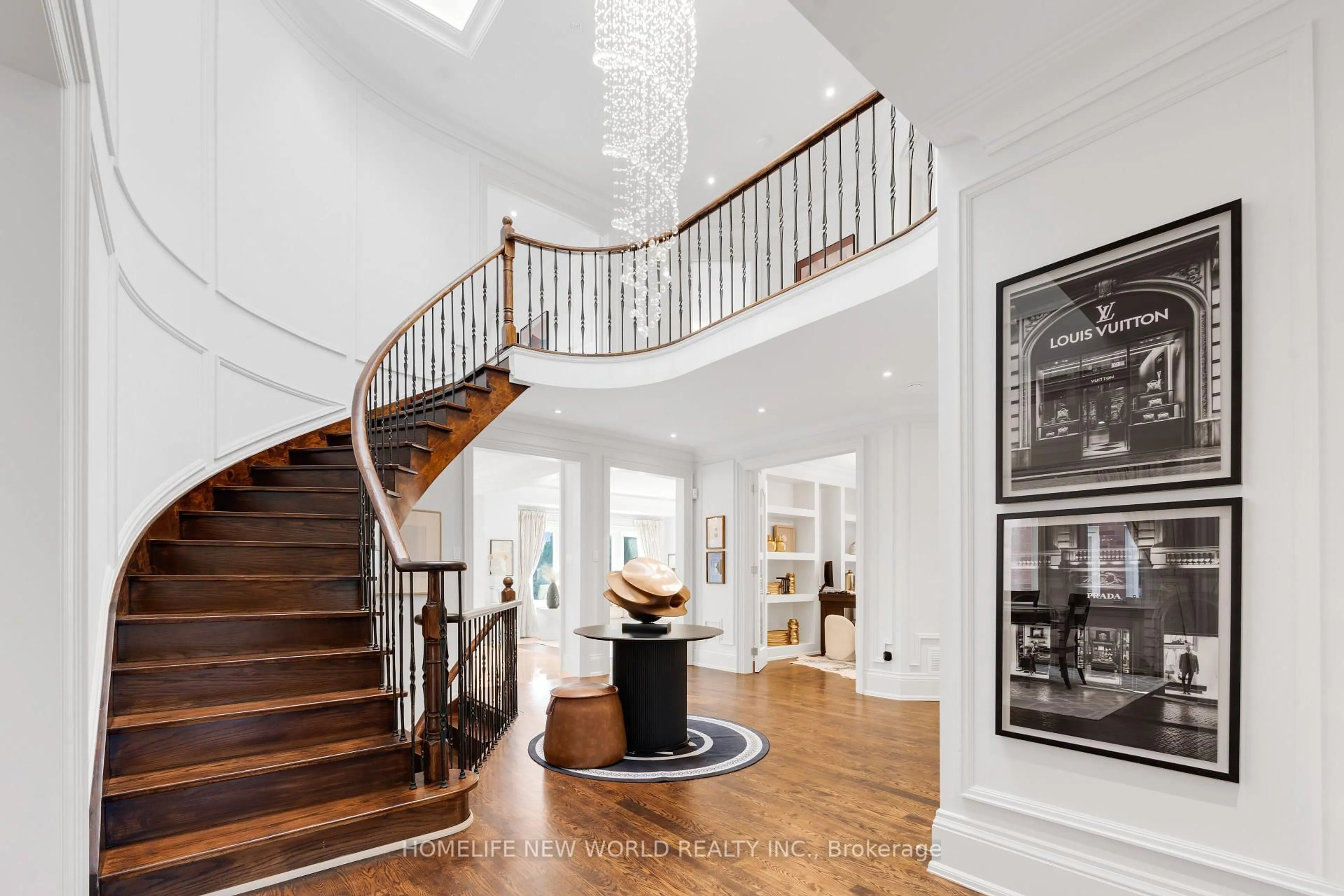 Indoor foyer for 145 Clarendon Dr, Richmond Hill Ontario L4B 3V8