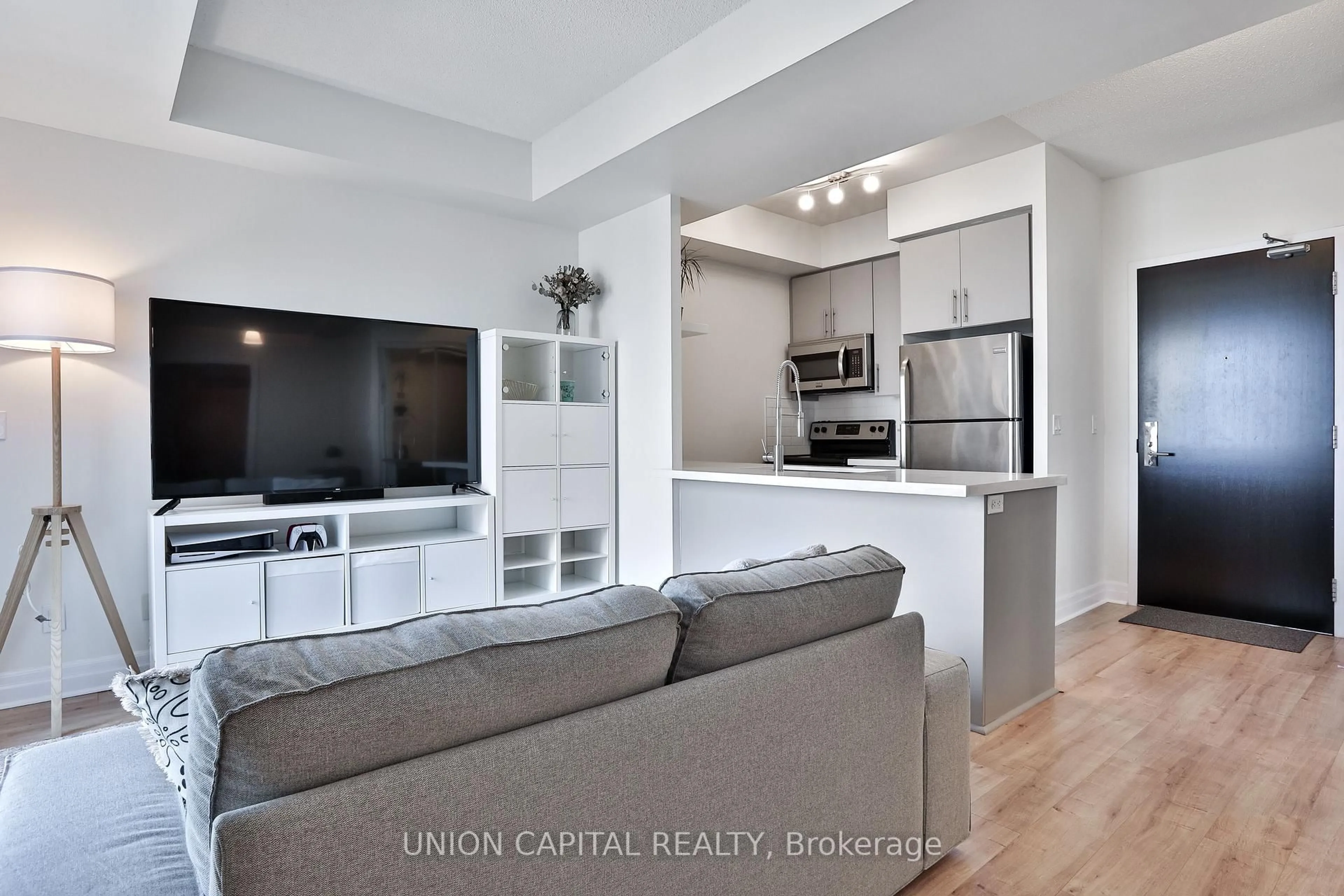 Open concept kitchen, wood/laminate floor for 8110 Birchmount St #801, Markham Ontario L6G 0E3