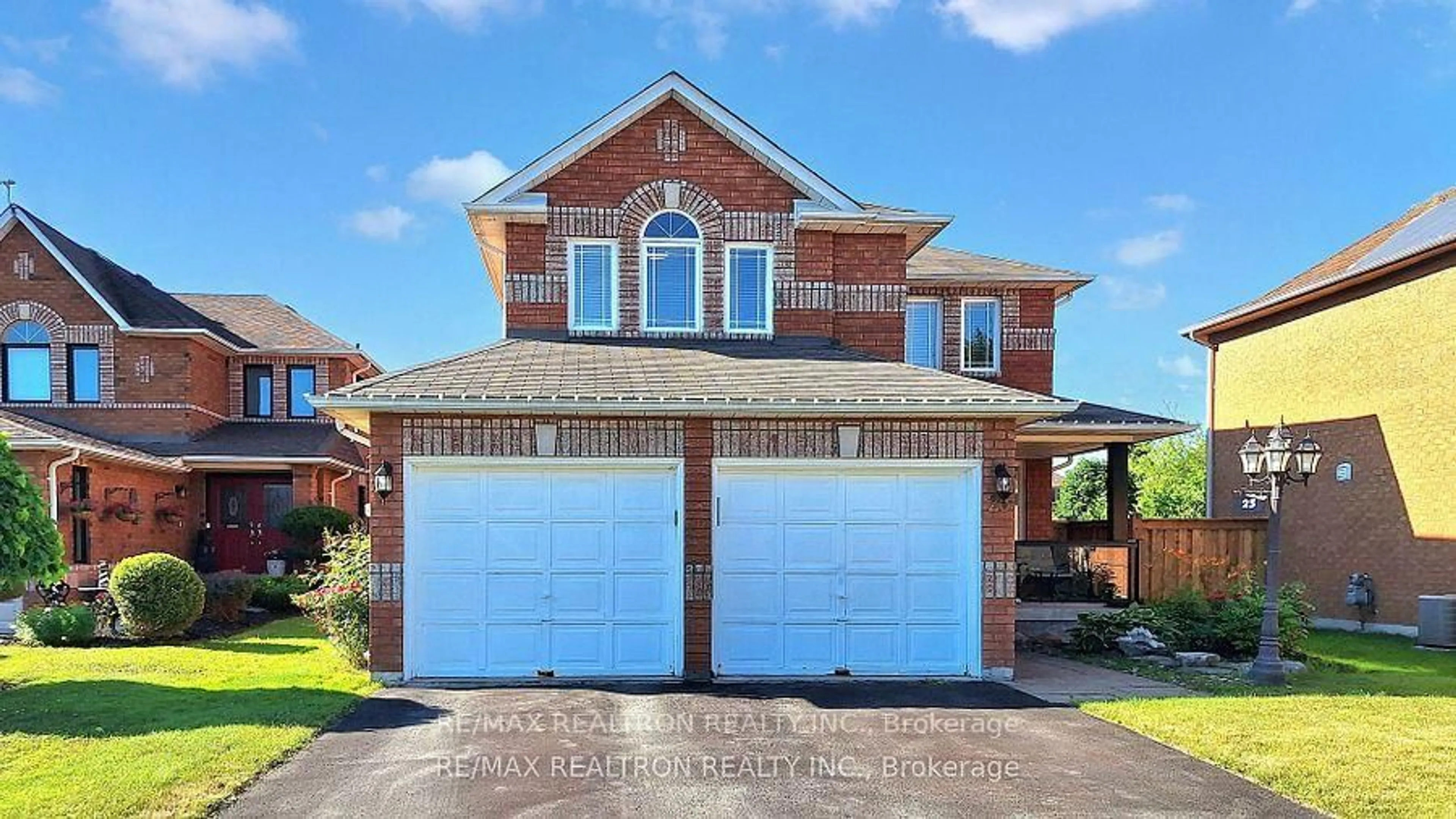 Home with brick exterior material, street for 25 Rinaldo Rd, Georgina Ontario L4P 3X8
