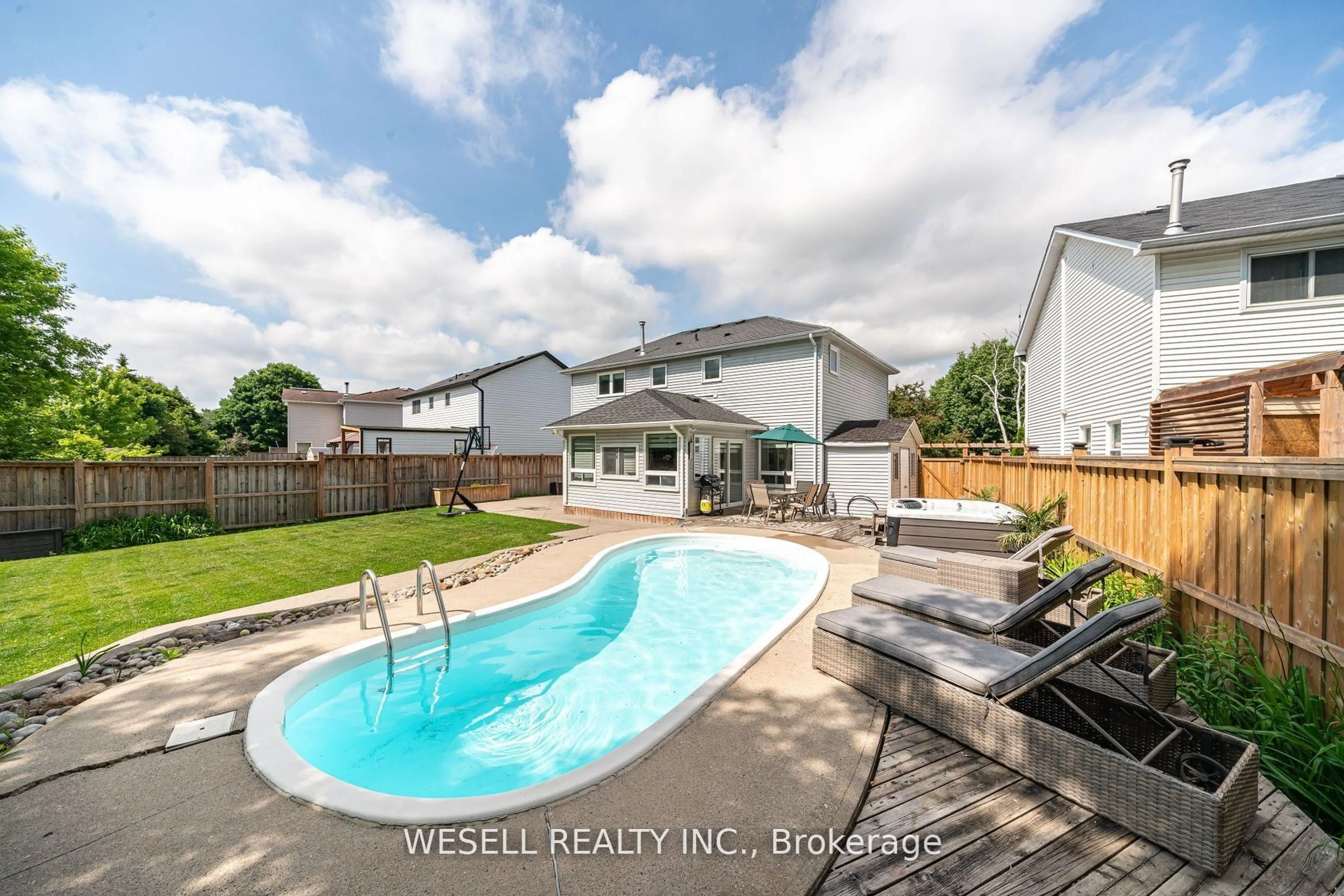 Pool for 1879 Ashwood Ave, Innisfil Ontario L9S 1W1