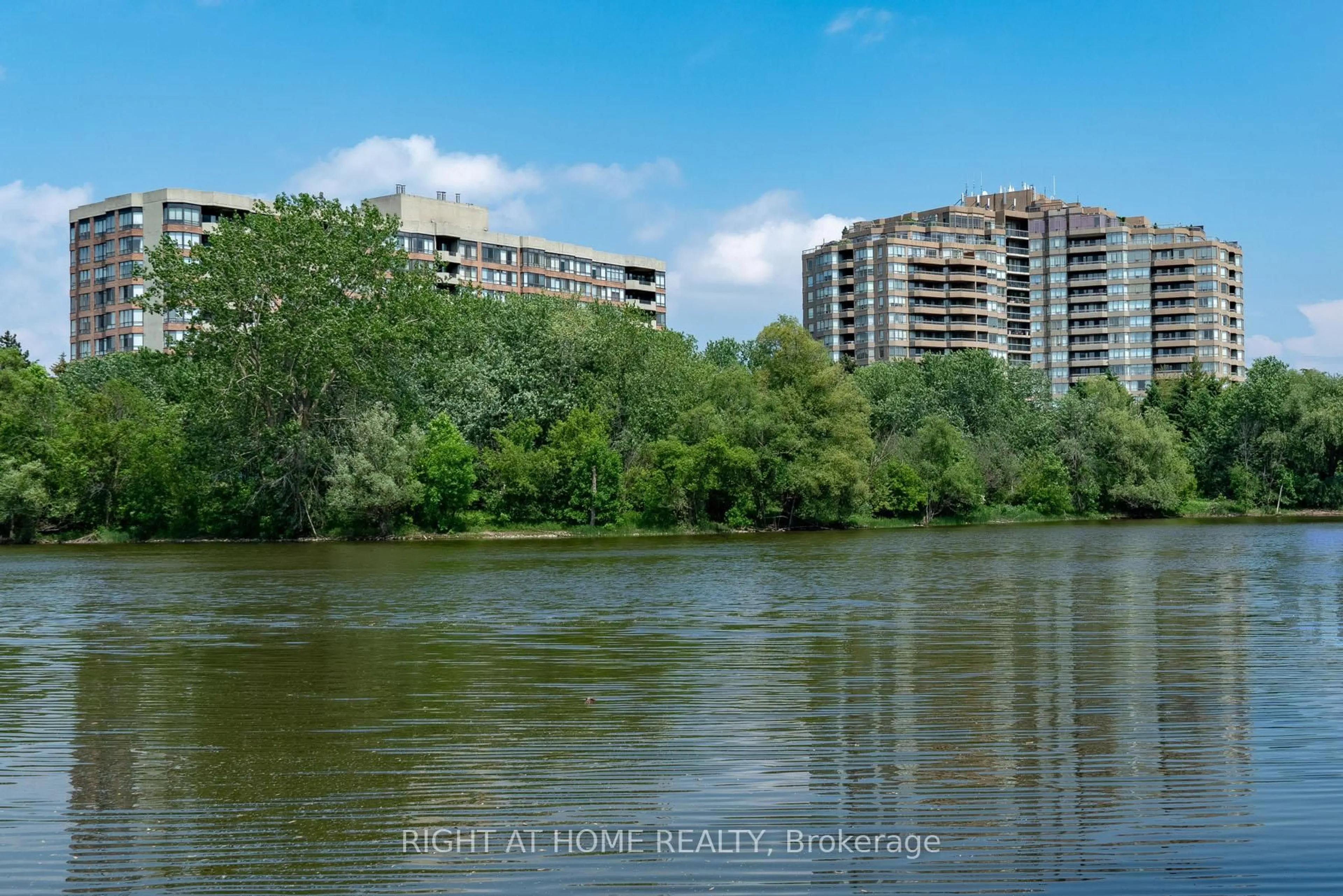 Blurry image for 55 Austin Dr #605, Markham Ontario L3R 8H5