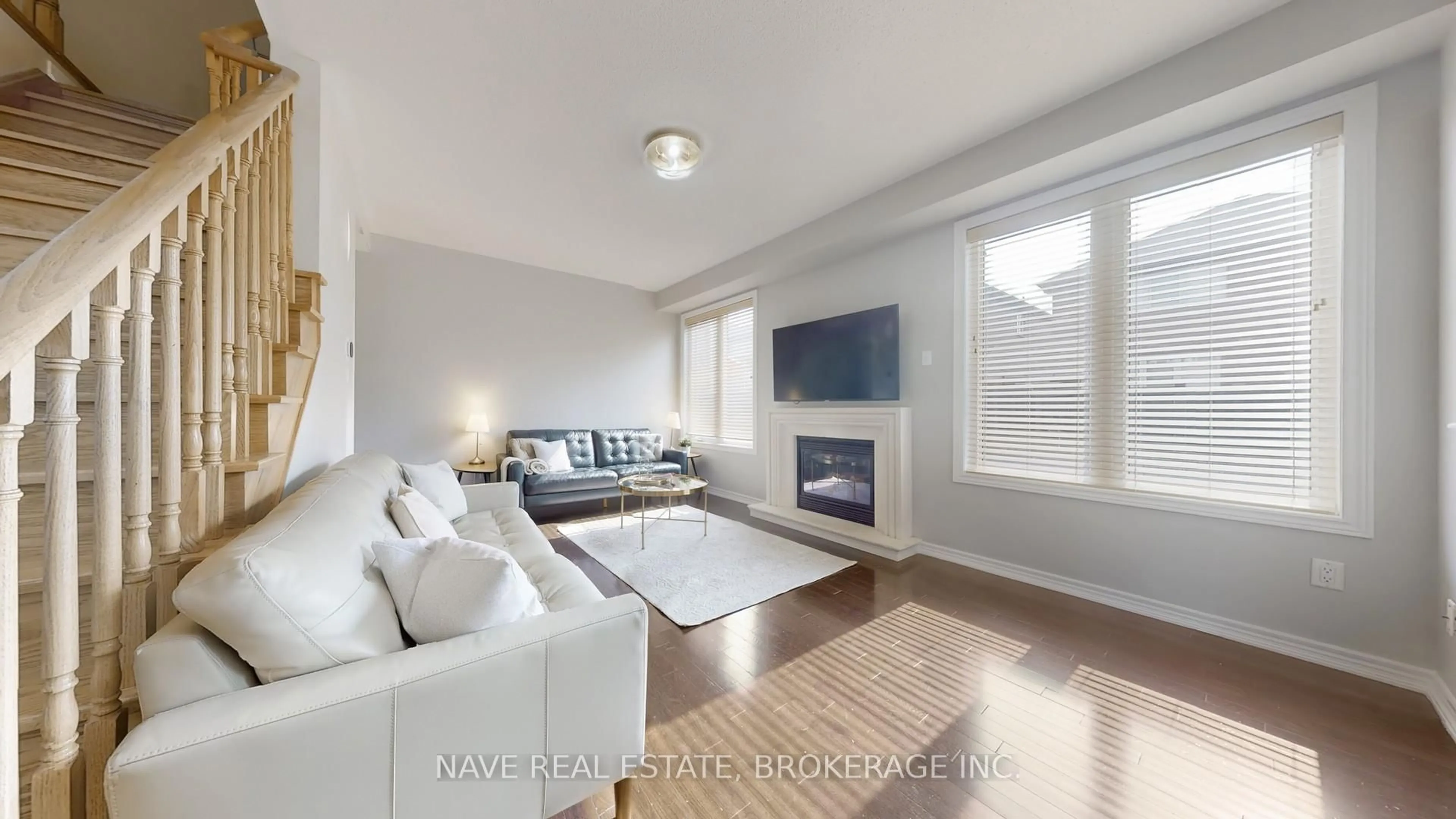 Living room with furniture, unknown for 66 Lourakis St, Richmond Hill Ontario L4E 0L4