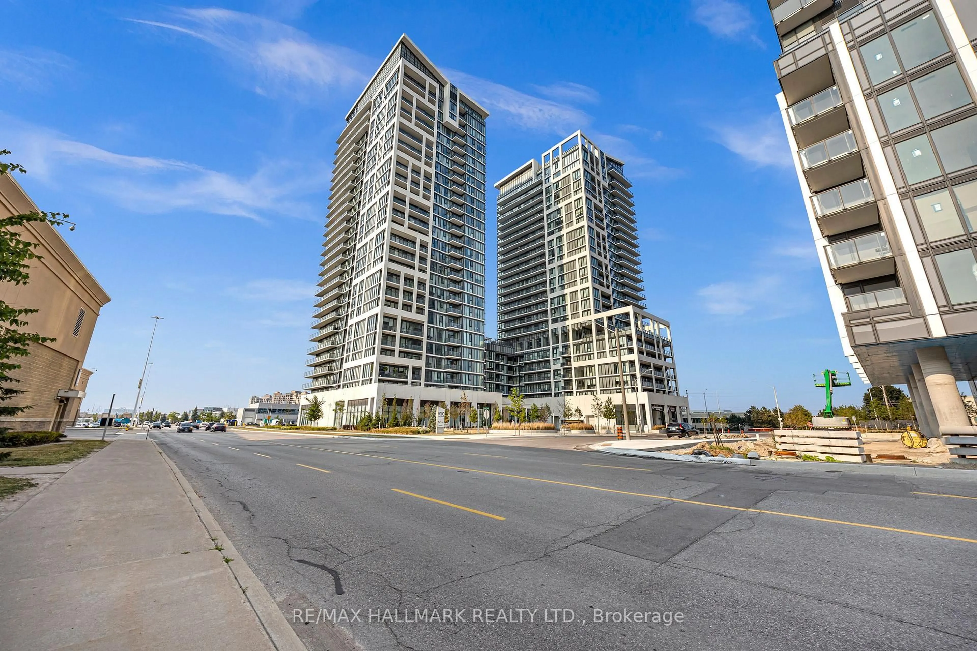 A pic from outside/outdoor area/front of a property/back of a property/a pic from drone, city buildings view from balcony for 9000 Jane St #427, Vaughan Ontario L4K 0M6