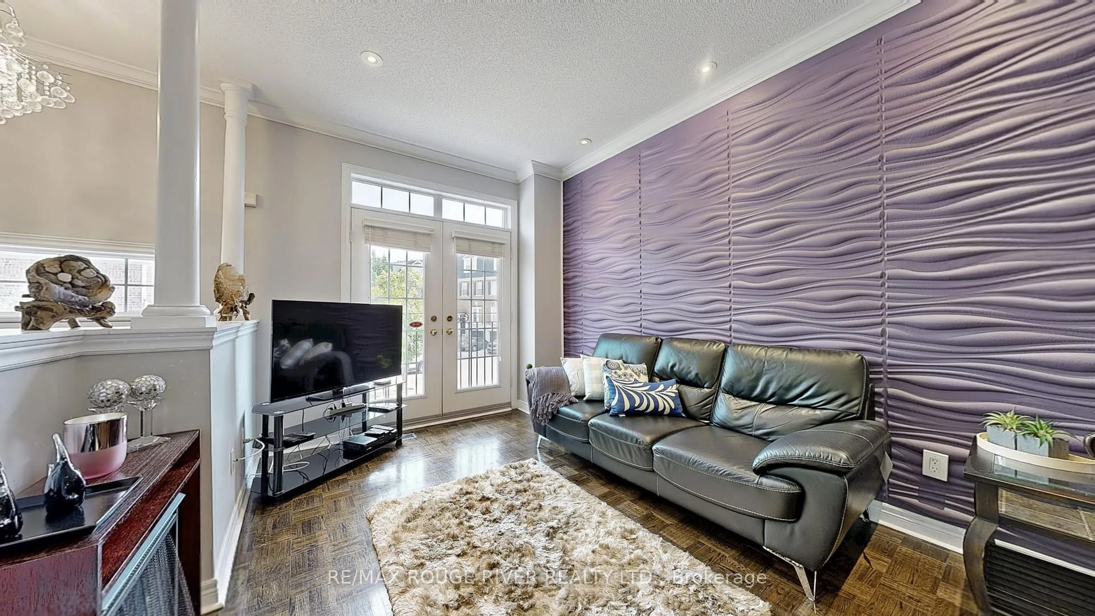Living room with furniture, unknown for 6 Leonard St #33, Richmond Hill Ontario L4C 0L6