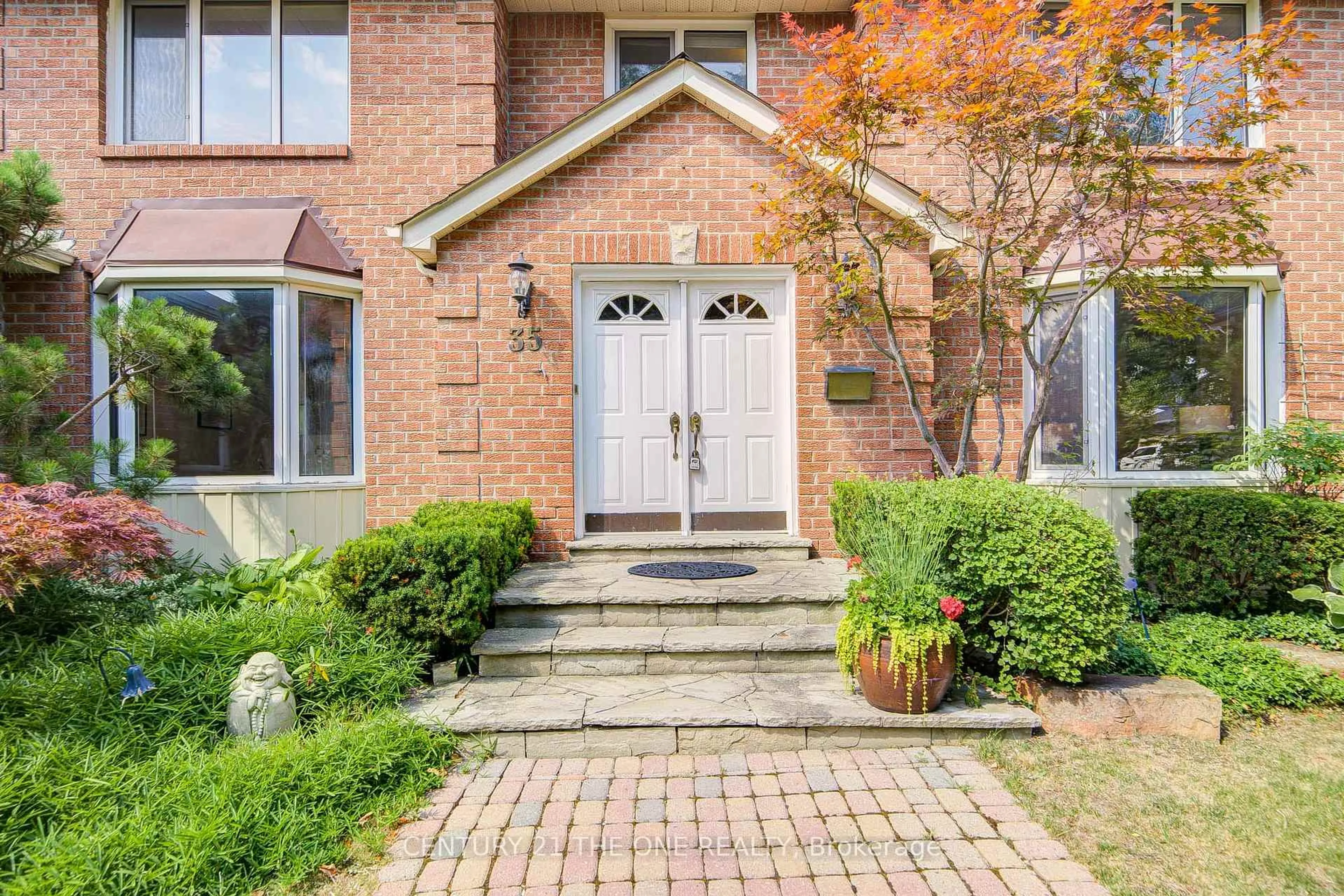 Home with brick exterior material, street for 35 Ambleside Cres, Markham Ontario L3R 7T2