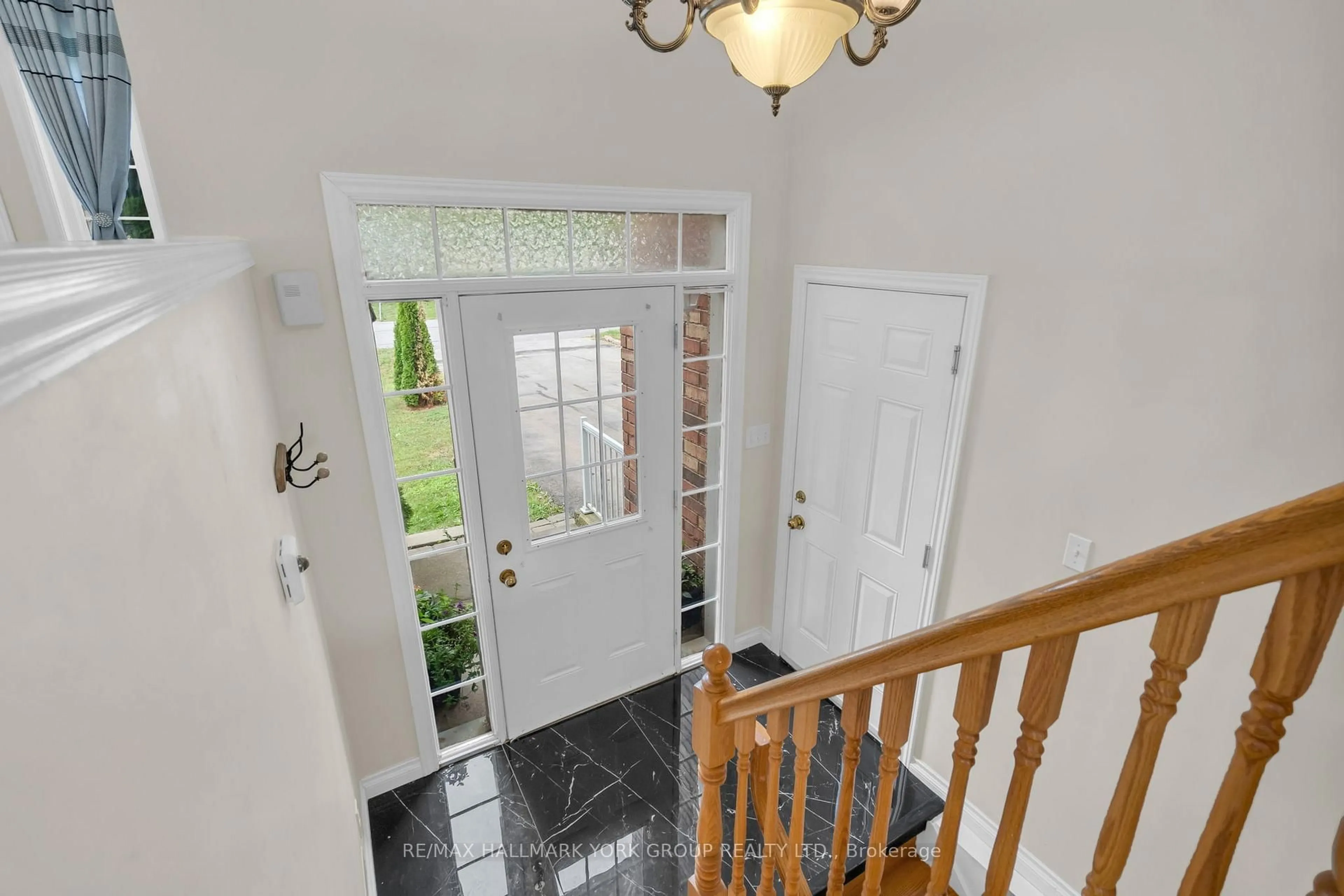 Indoor entryway for 36 Ball Ave, Brock Ontario L0K 1A0