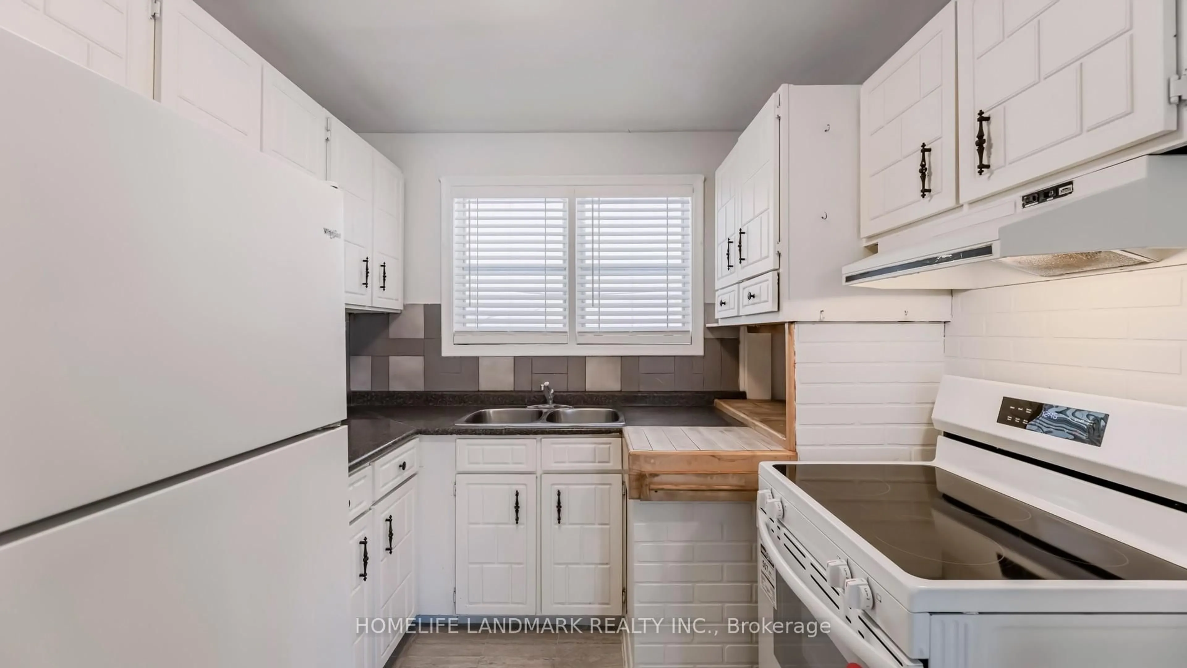 Standard kitchen, unknown for 424 Bonita Cres, Richmond Hill Ontario L4C 3N1