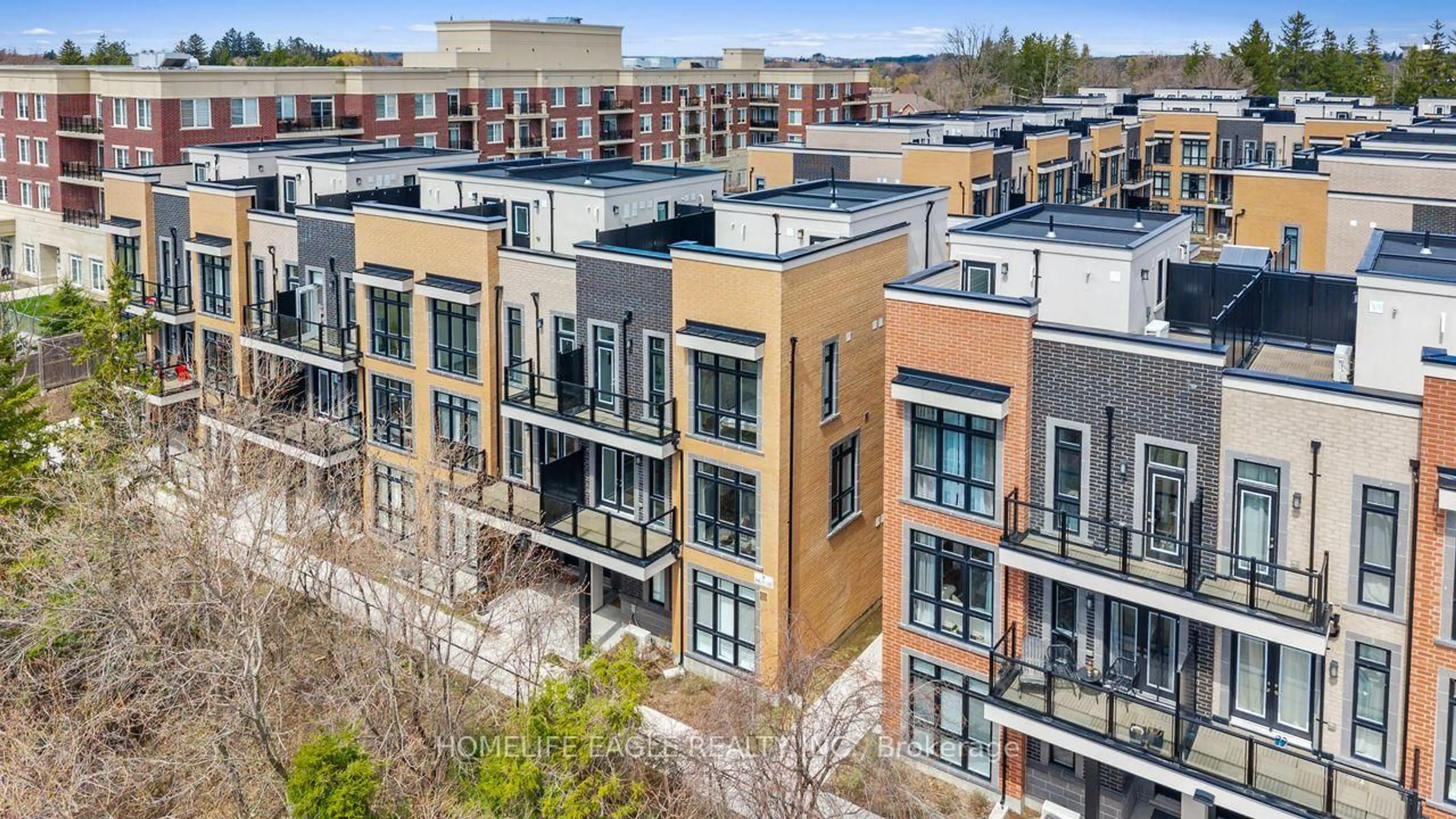 A pic from outside/outdoor area/front of a property/back of a property/a pic from drone, city buildings view from balcony for 7 Phelps Lane #16, Richmond Hill Ontario L4E 1J4
