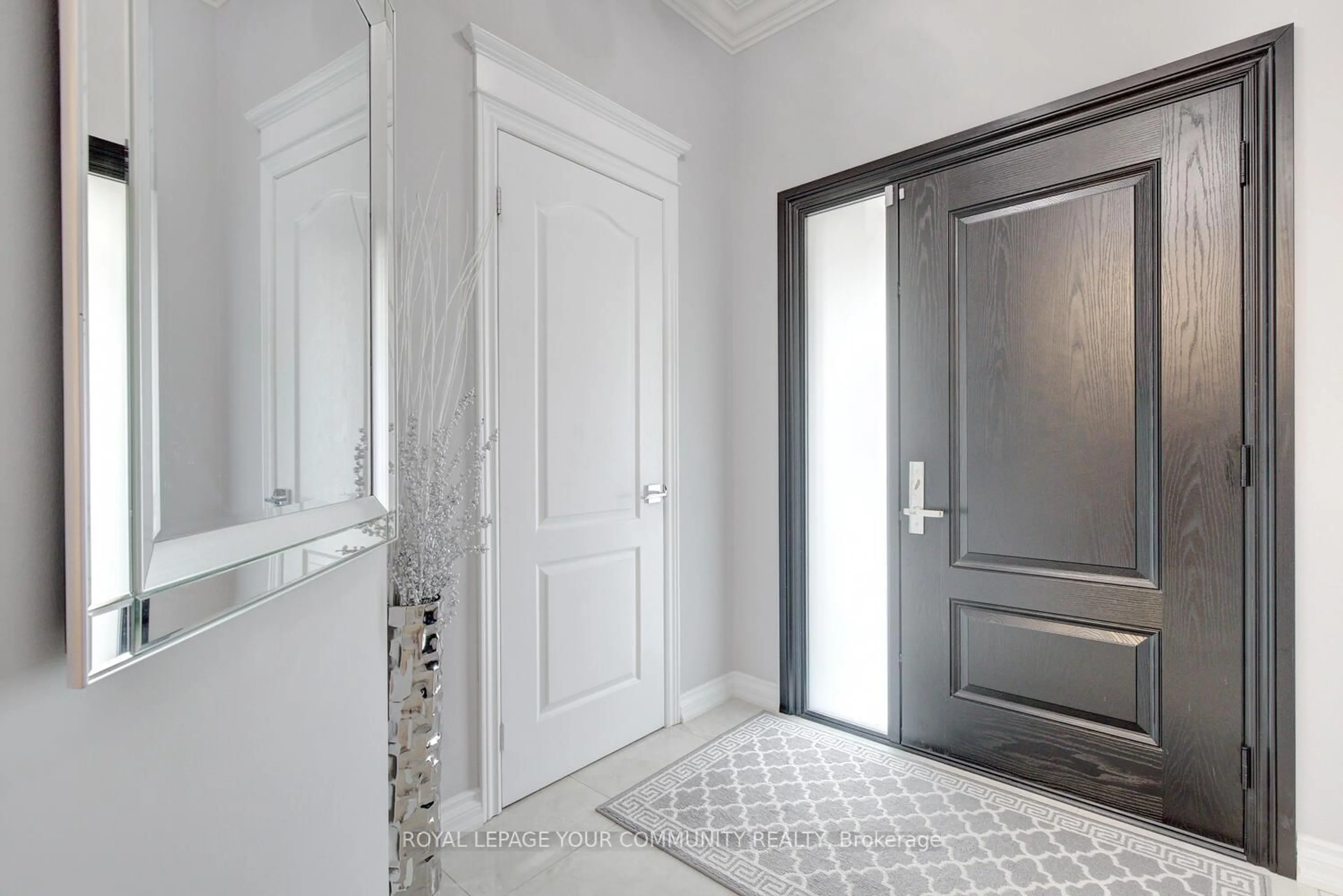 Indoor entryway for 121 Mahogany Forest Dr, Vaughan Ontario L6A 0S5