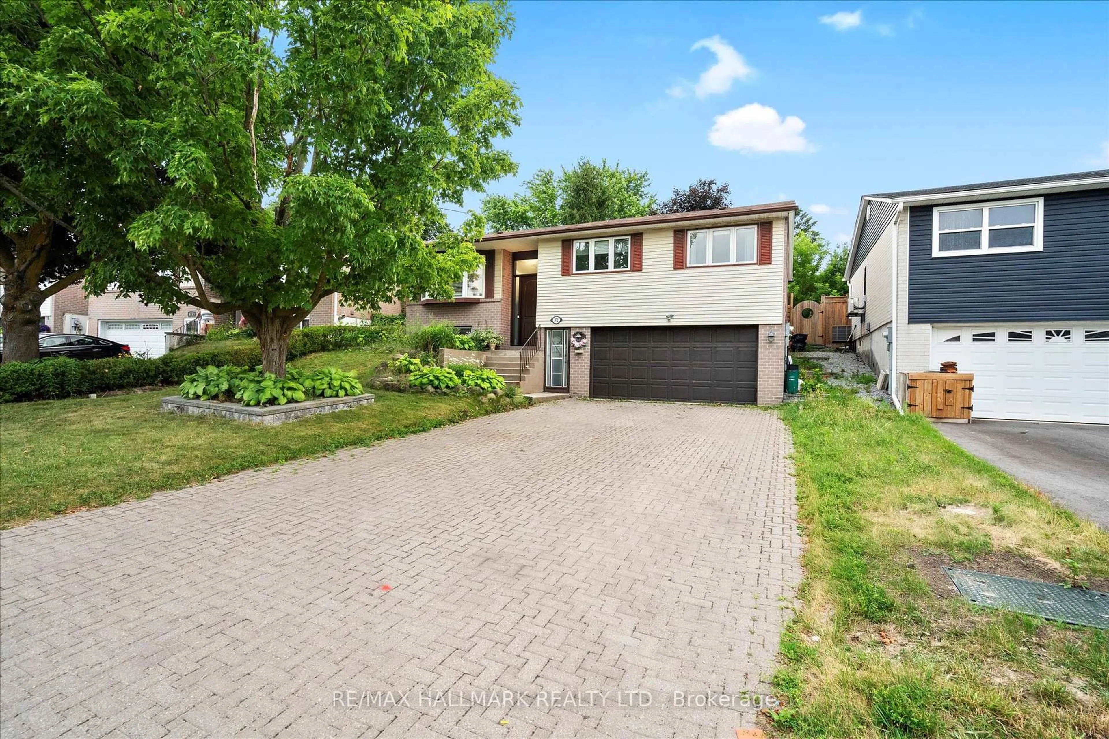Unknown for 372 Dixon Blvd, Newmarket Ontario L3Y 5C4