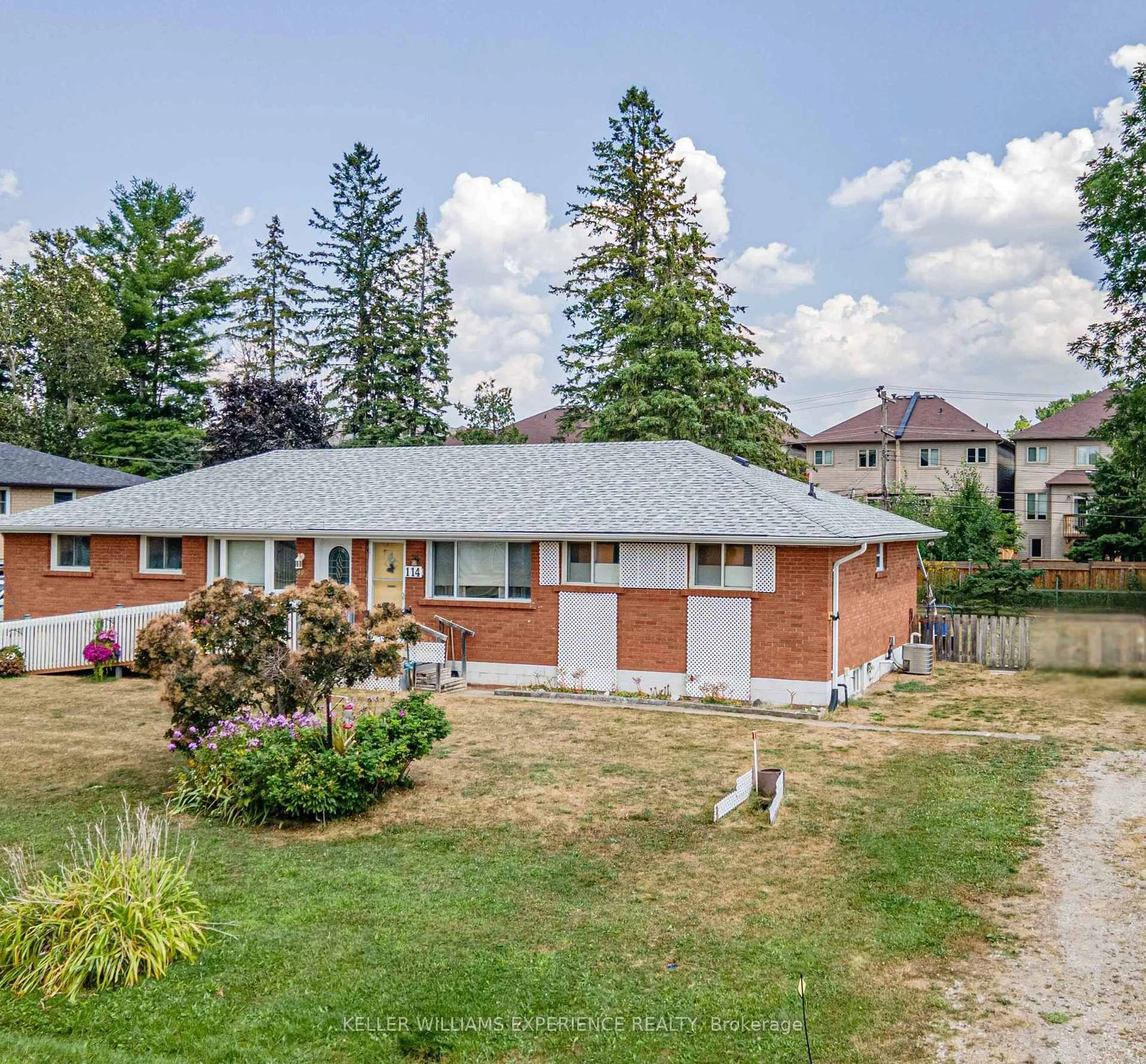 A pic from outside/outdoor area/front of a property/back of a property/a pic from drone, street for 114 Malcolm St, Essa Ontario L0M 1B0
