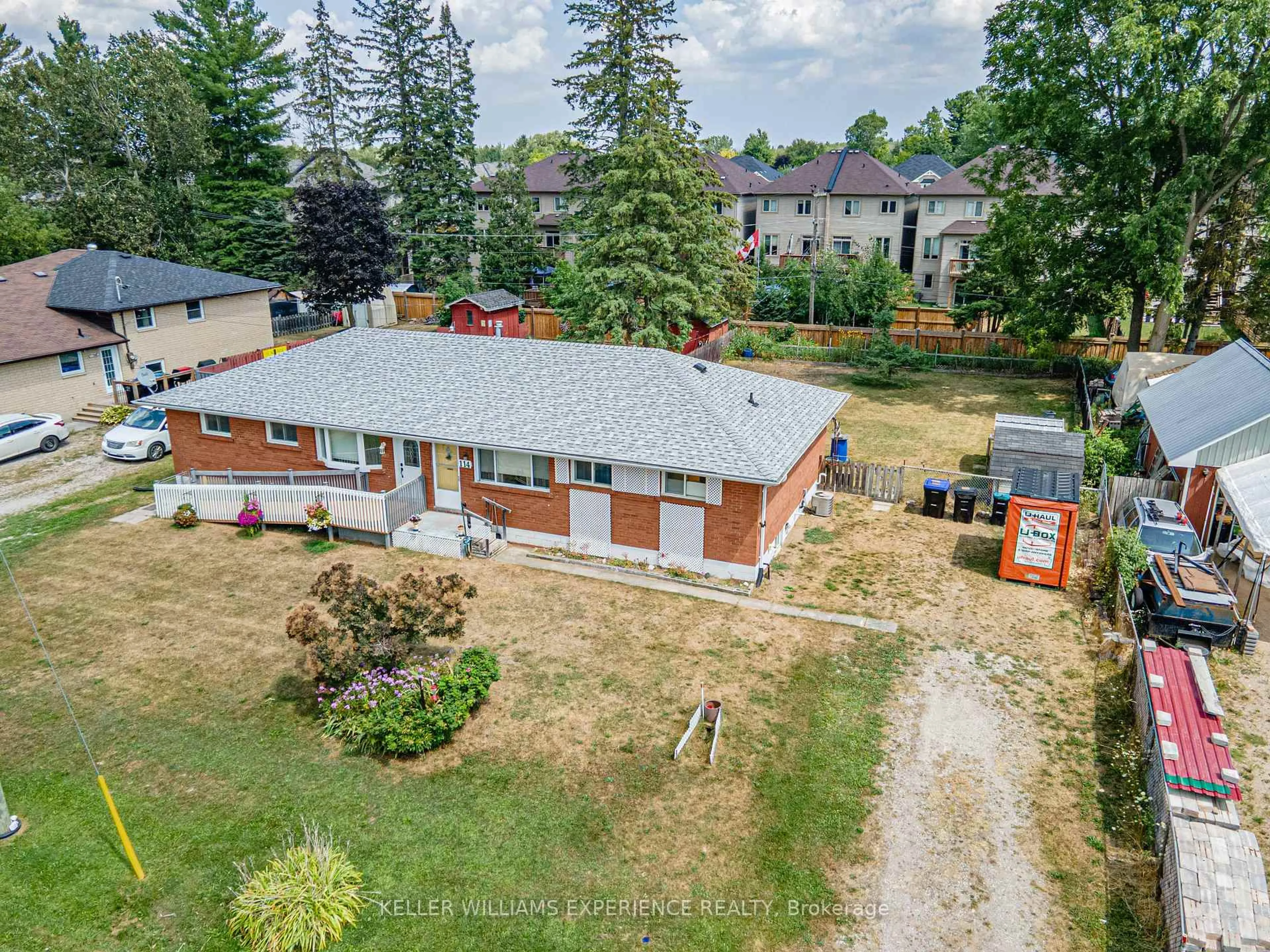 A pic from outside/outdoor area/front of a property/back of a property/a pic from drone, building for 114 Malcolm St, Essa Ontario L0M 1B0