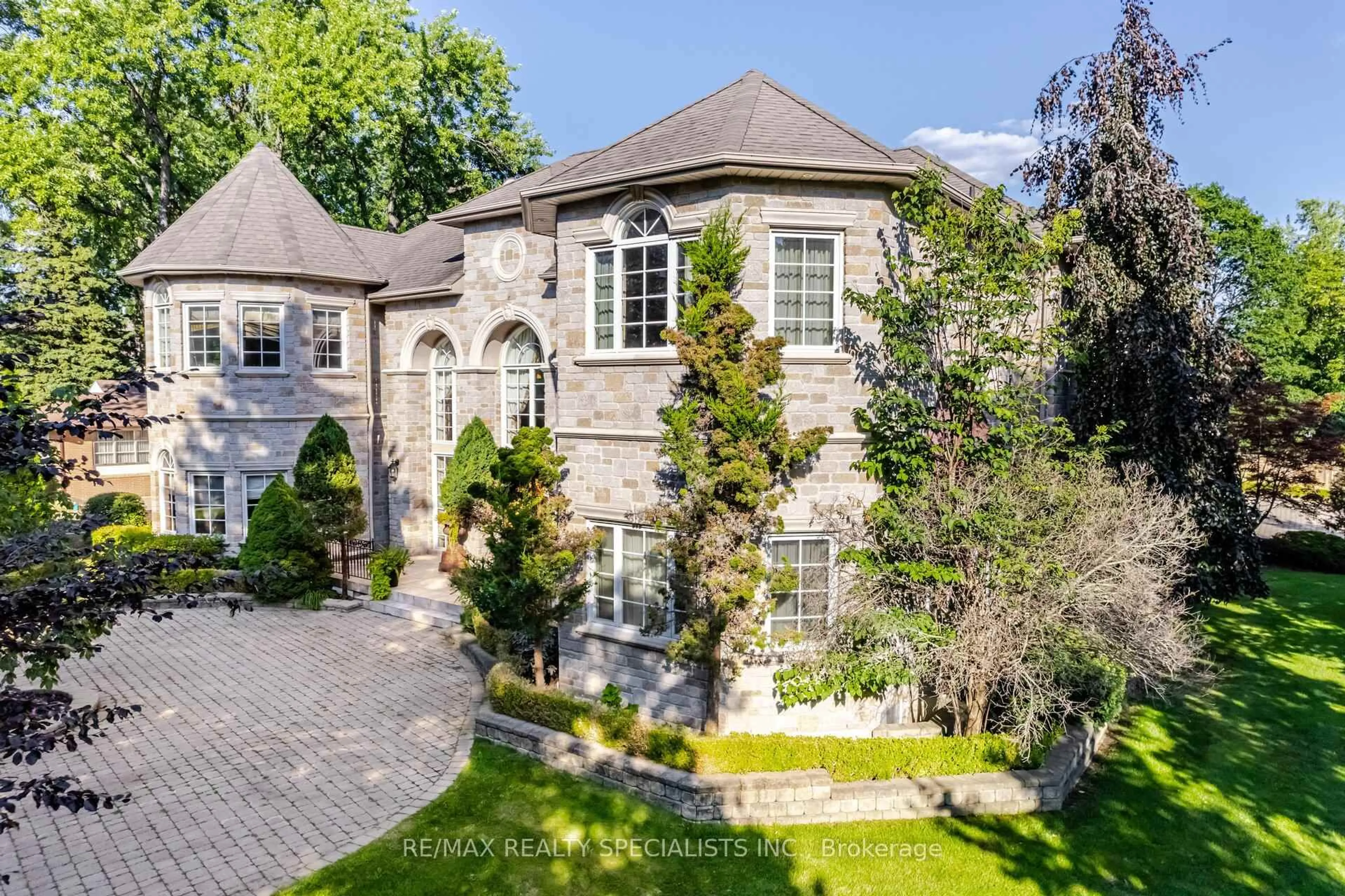 Home with brick exterior material, street for 23 Maryvale Cres, Richmond Hill Ontario L4C 6P7