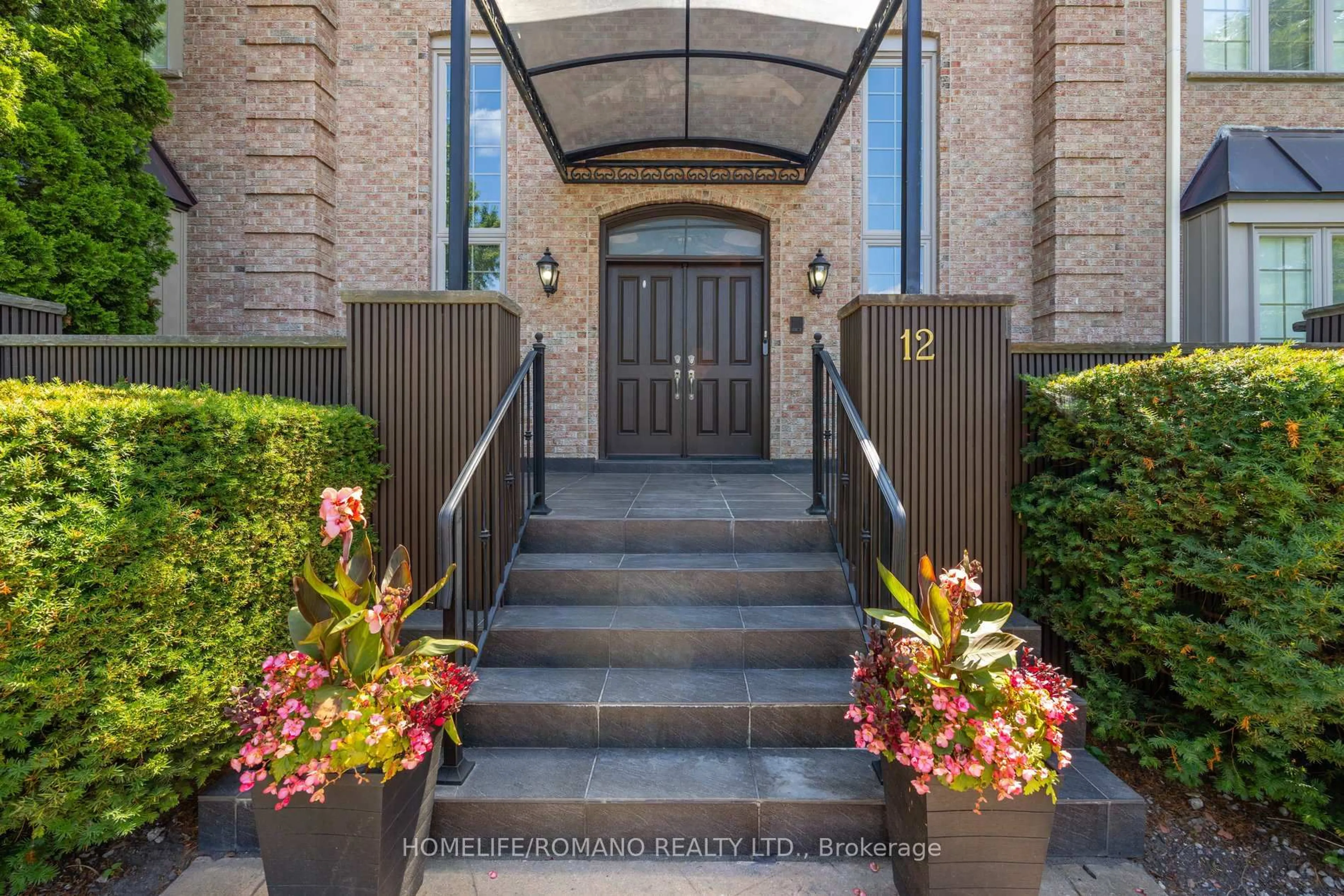 Indoor entryway for 12 Hedgerow Lane, Vaughan Ontario L0J 1C0