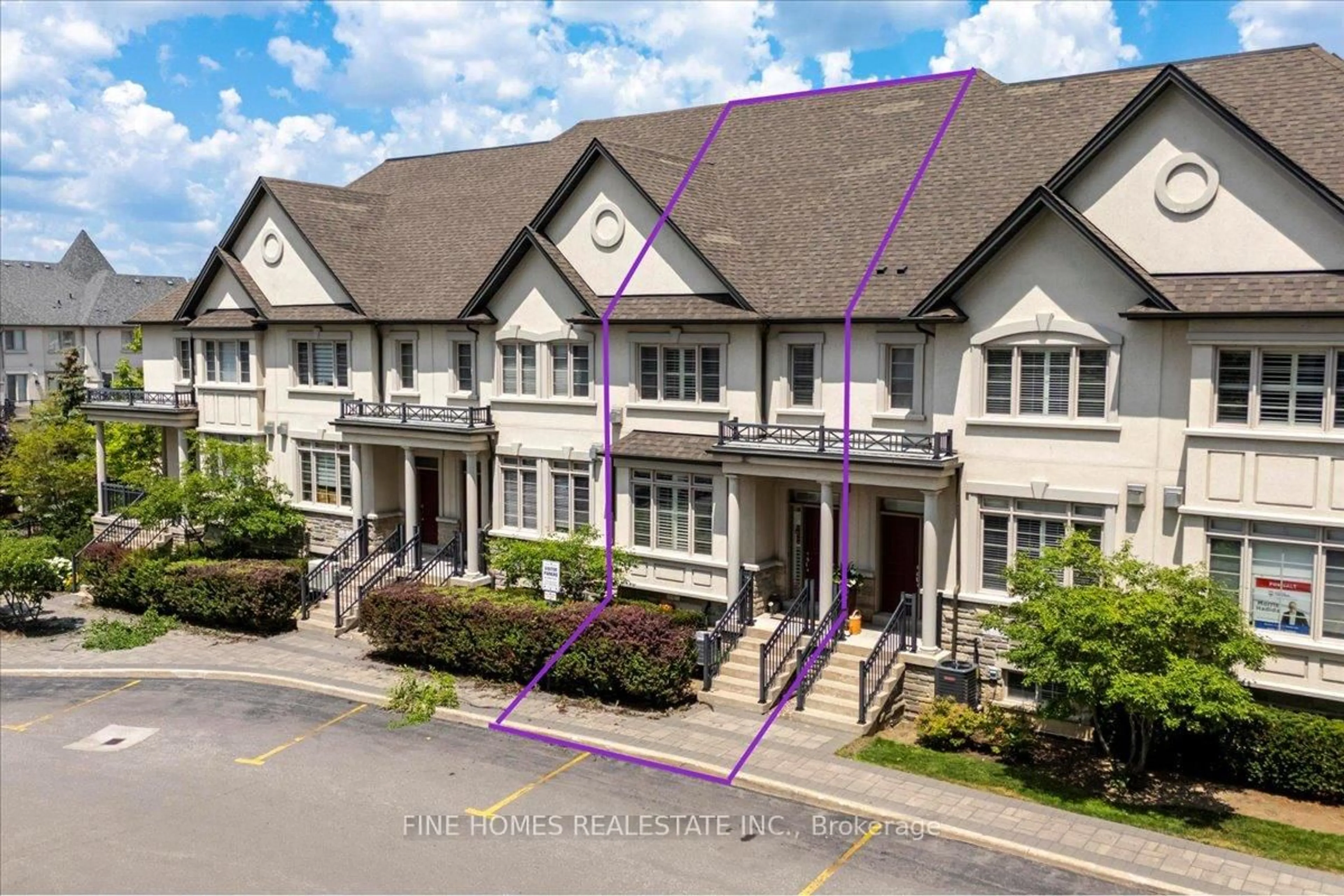 A pic from outside/outdoor area/front of a property/back of a property/a pic from drone, building for 80 North Park Rd #6, Vaughan Ontario L4J 0G8