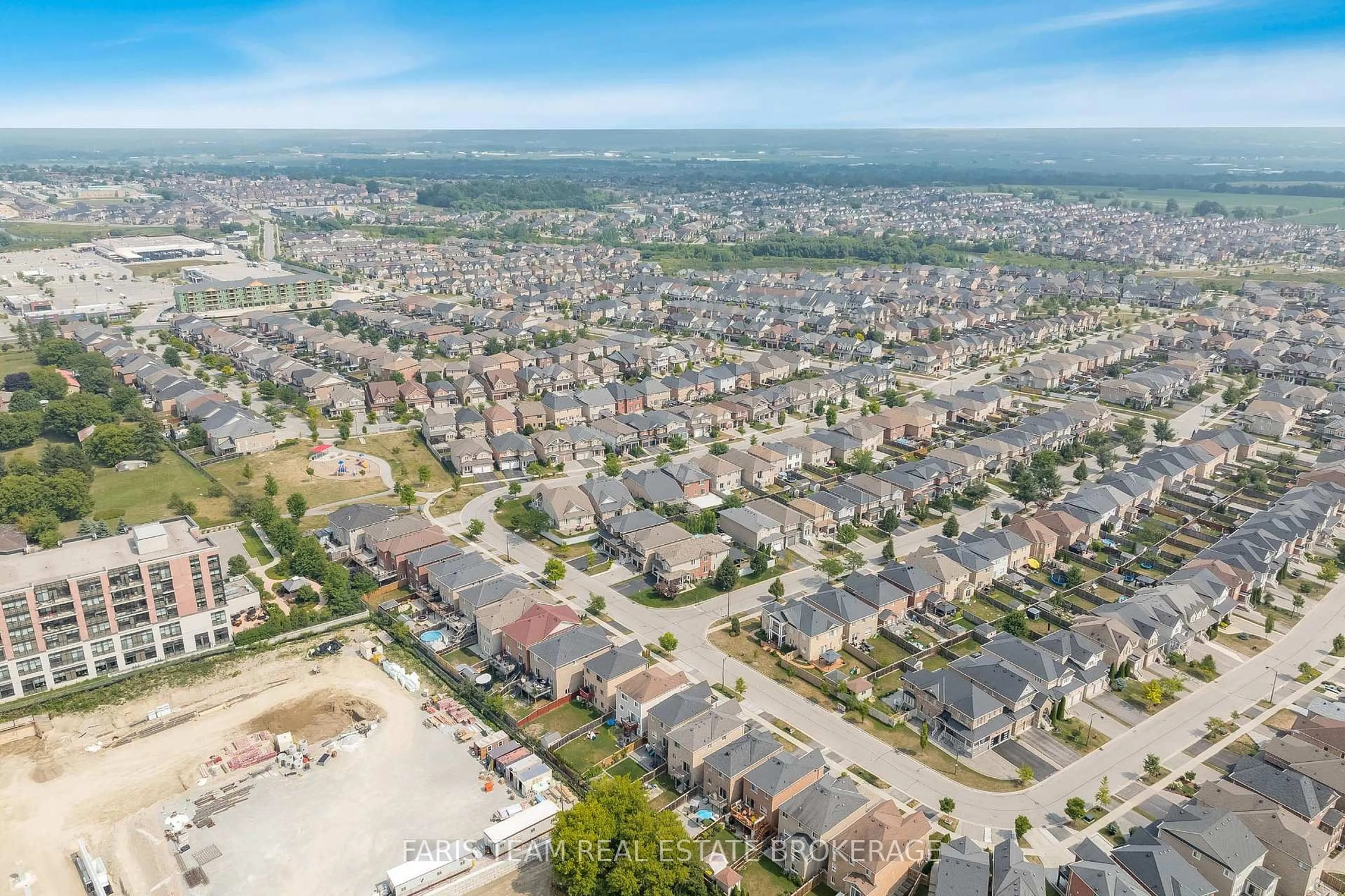A pic from outside/outdoor area/front of a property/back of a property/a pic from drone, street for 1 Carter St, Bradford West Gwillimbury Ontario L3Z 0L2