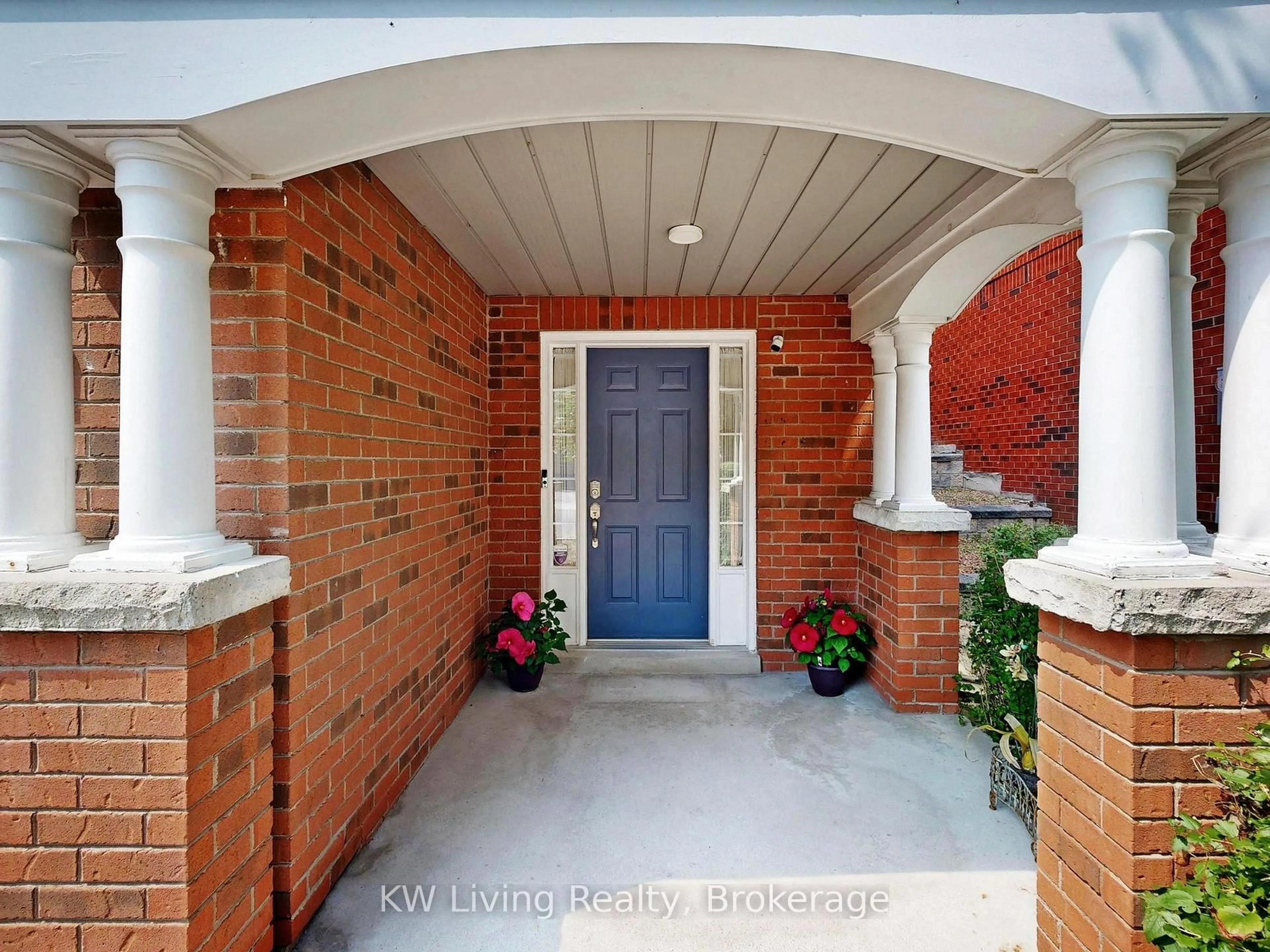 Indoor entryway for 190 Harding Blvd #121, Richmond Hill Ontario L4C 0J9